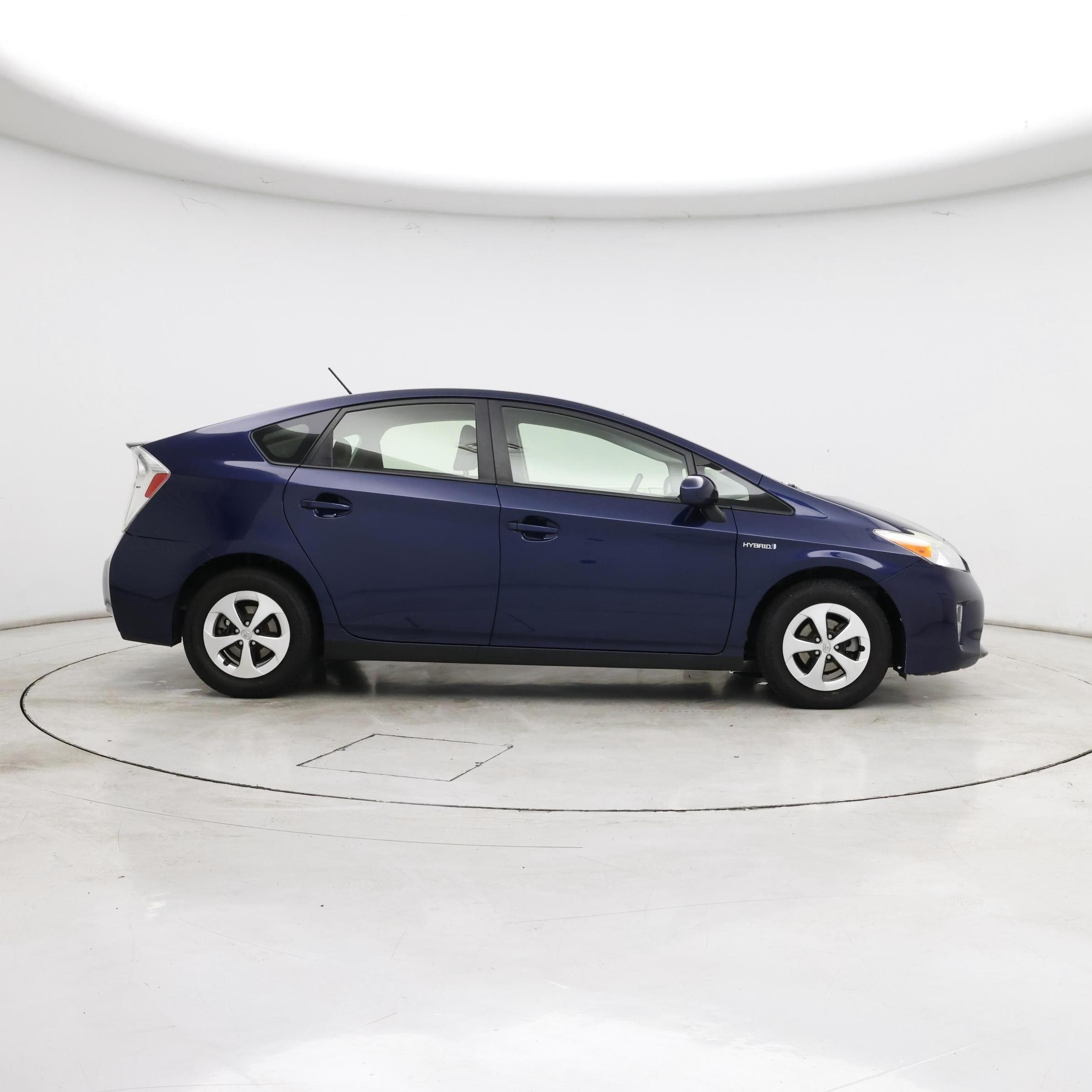 Thumbnail: 2015 Toyota Prius - 7