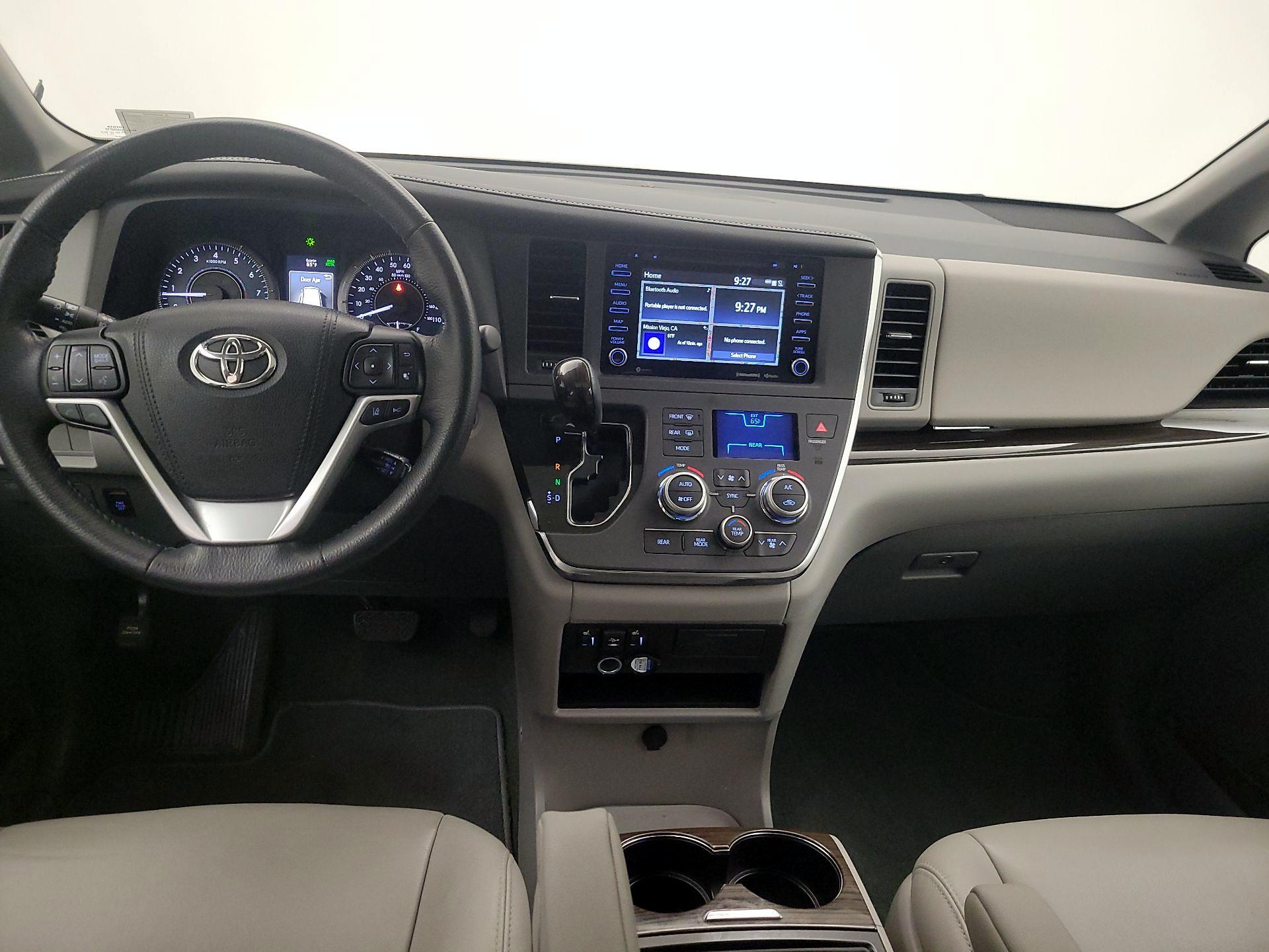 Thumbnail: 2018 Toyota Sienna - 9