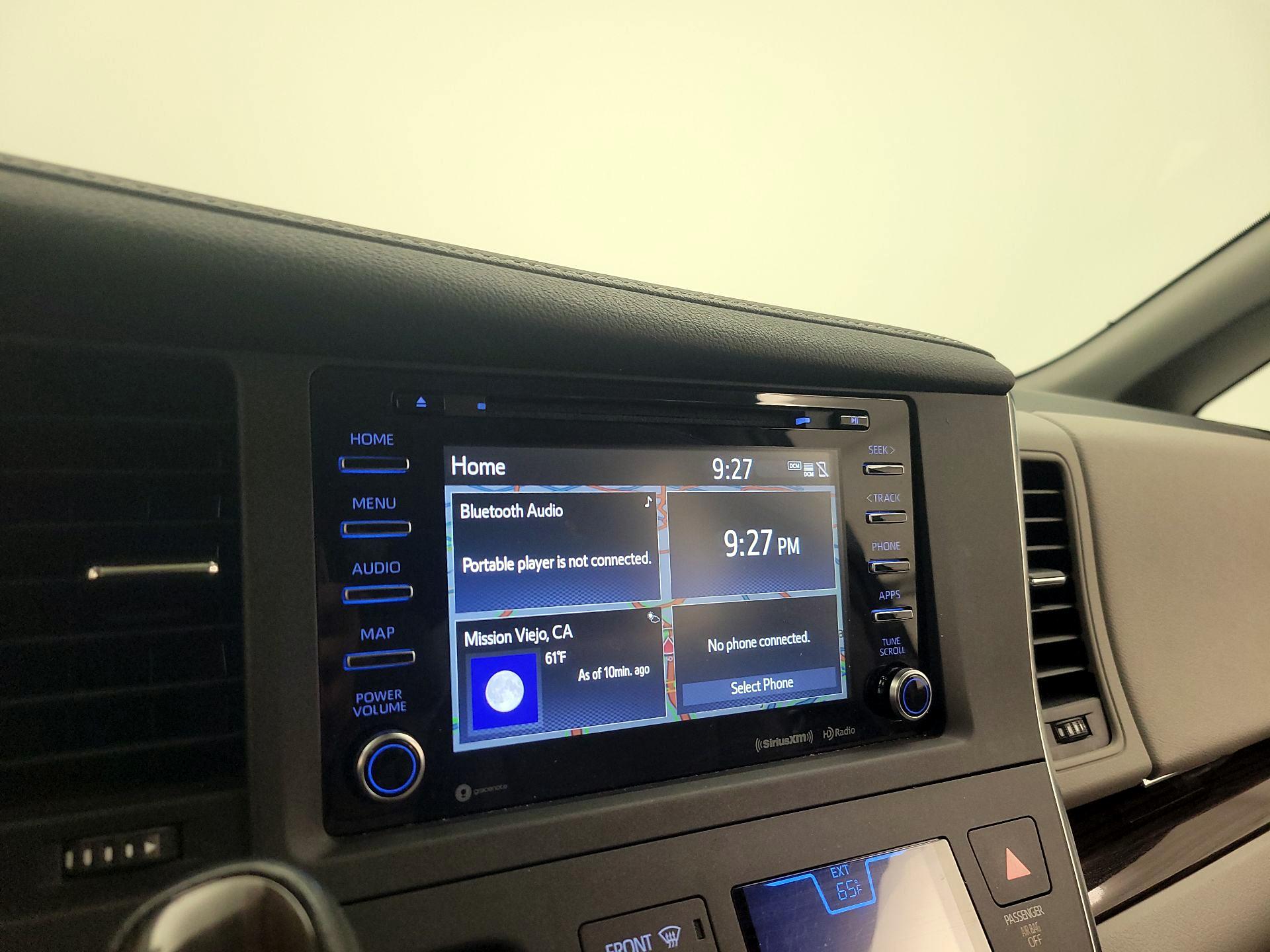 Thumbnail: 2018 Toyota Sienna - 15