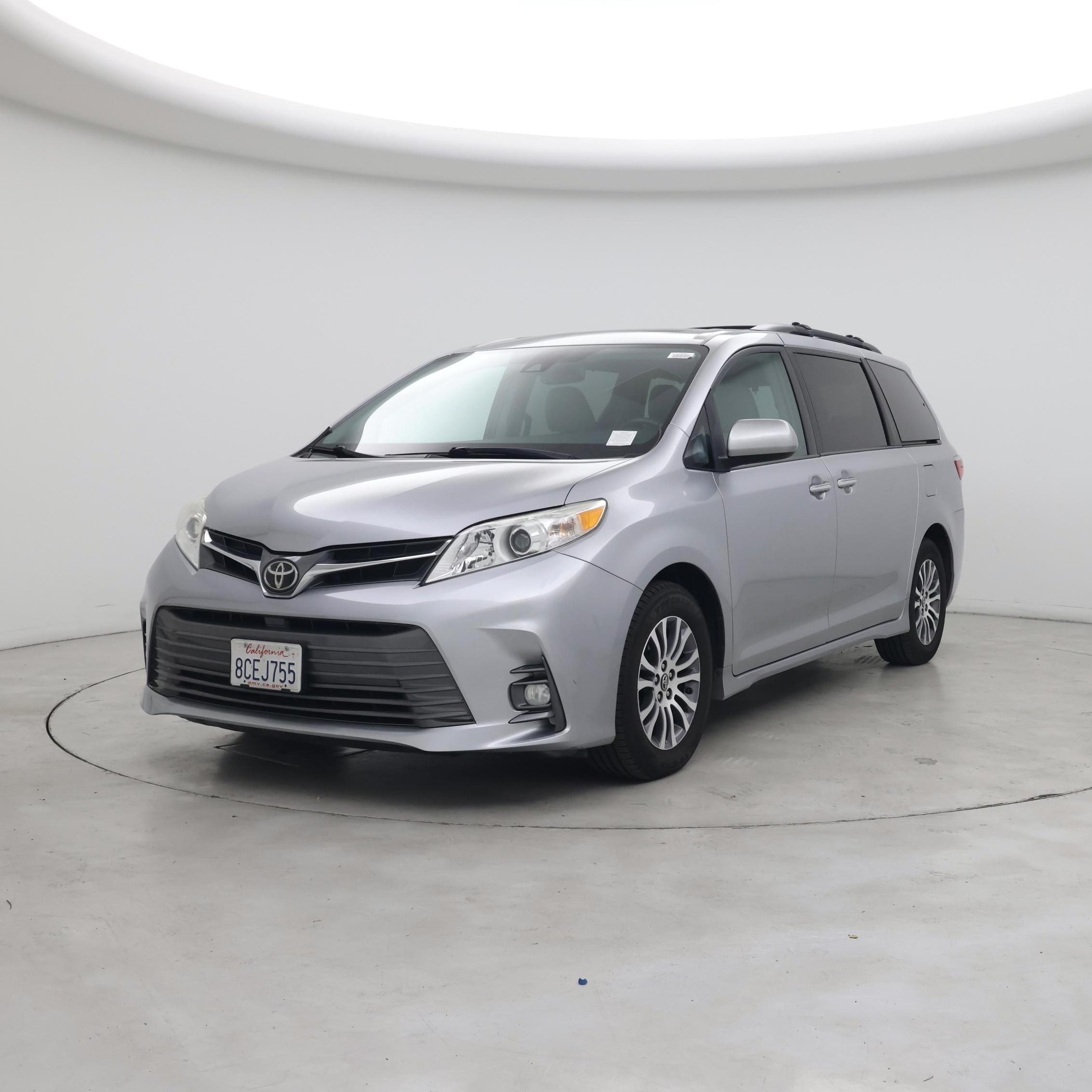 Thumbnail: 2018 Toyota Sienna - 4