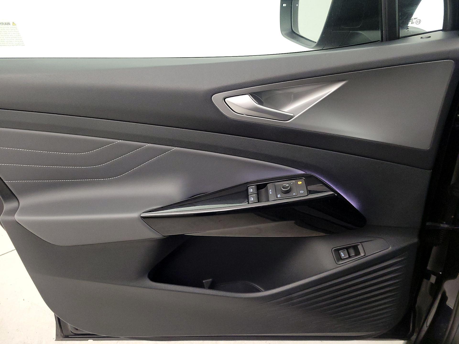 Thumbnail: 2023 Volkswagen ID.4 - 12