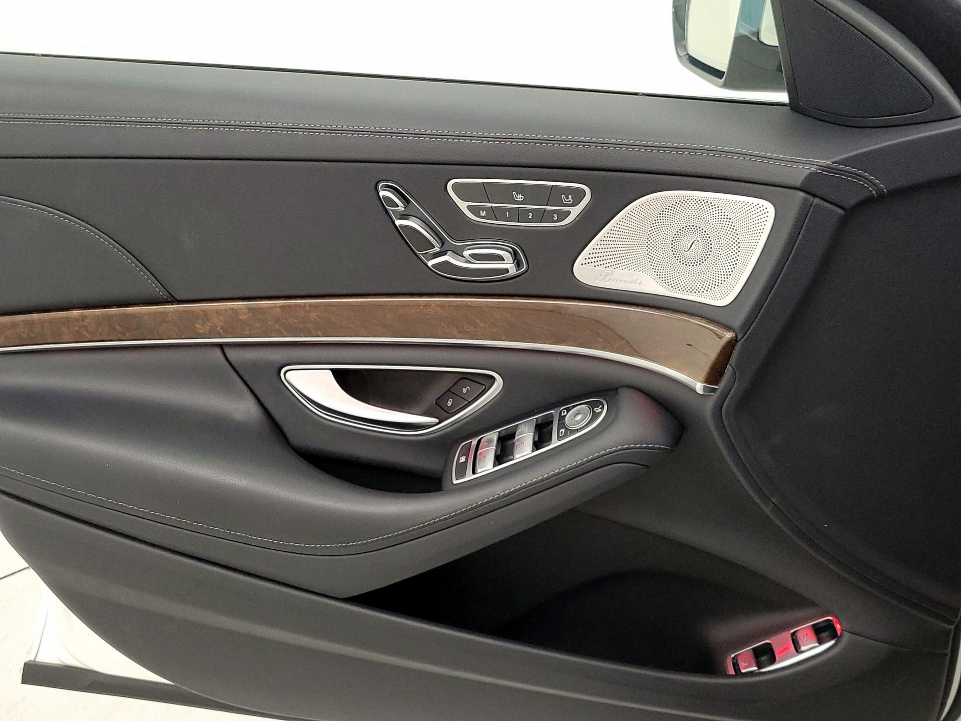 Thumbnail: 2016 Mercedes-Benz S-Class - 12