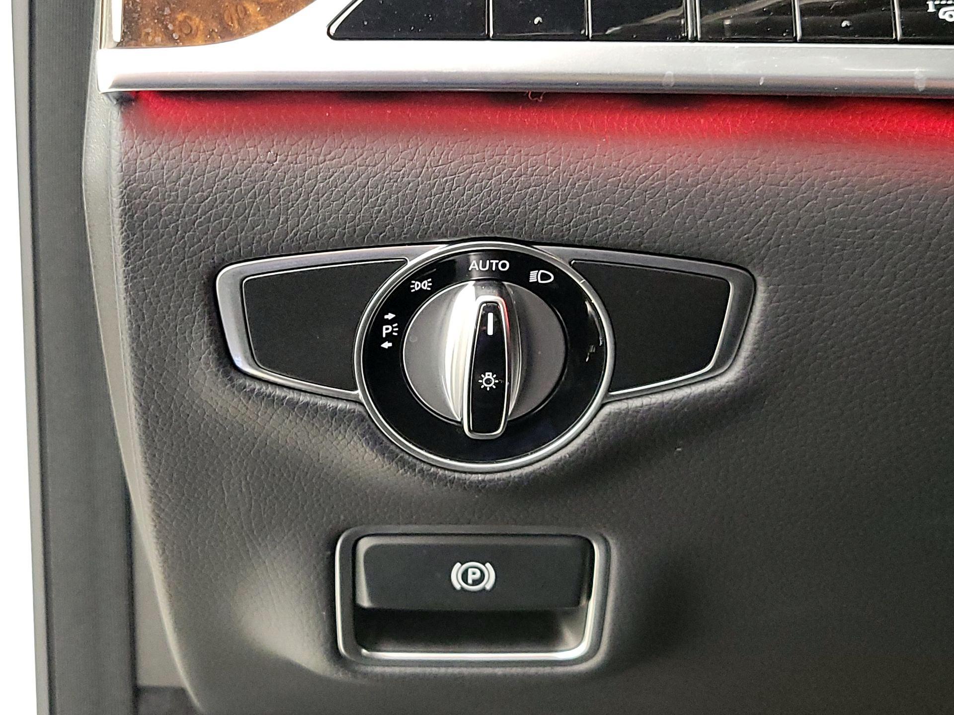 Thumbnail: 2016 Mercedes-Benz S-Class - 13