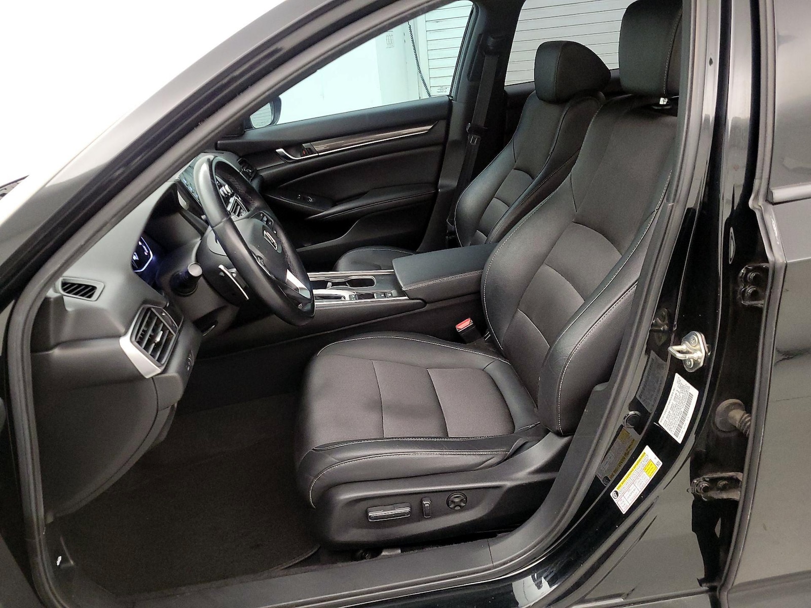 Power Seat(s) & Side Airbags