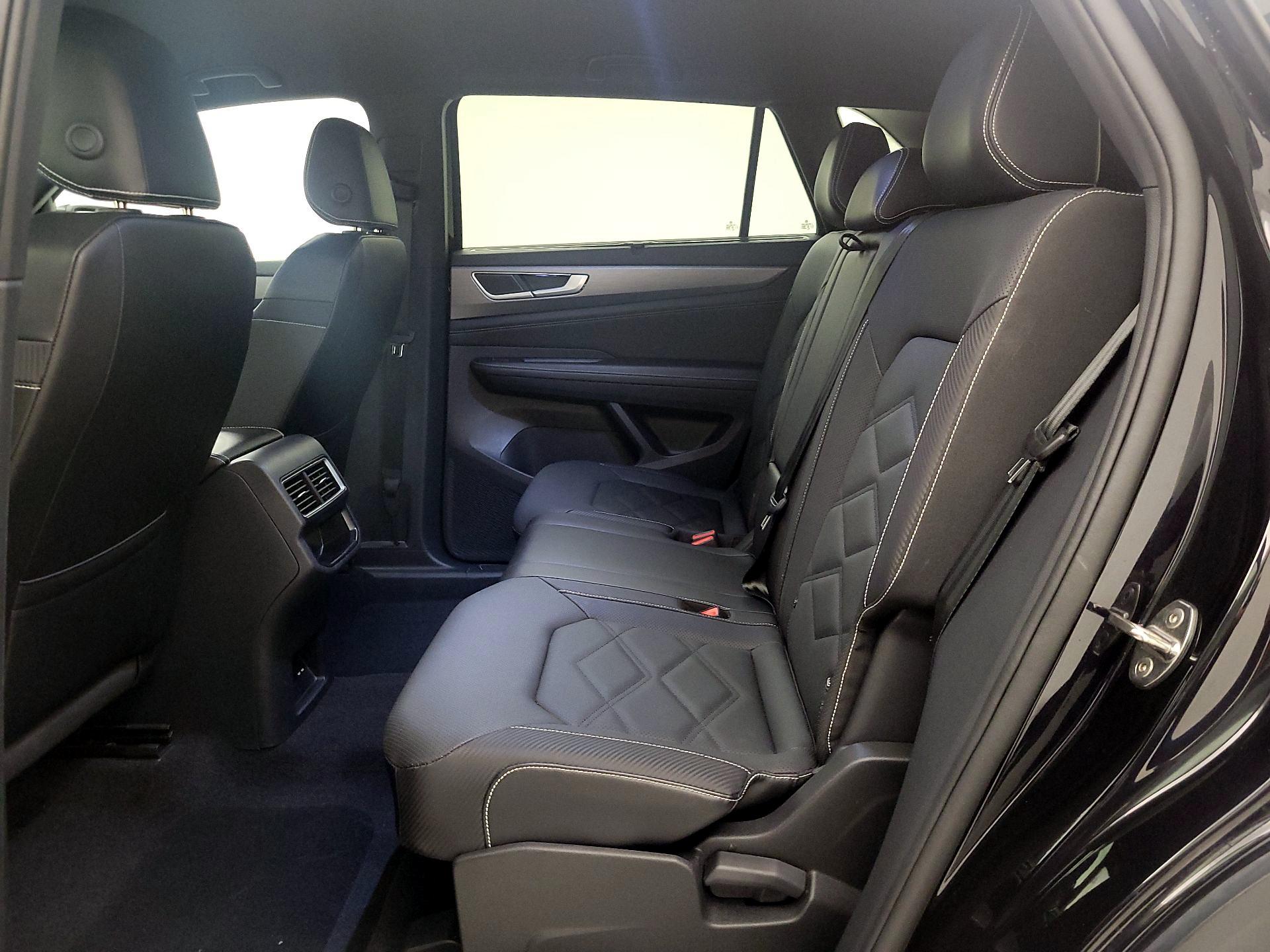 Thumbnail: 2025 Volkswagen Atlas - 19