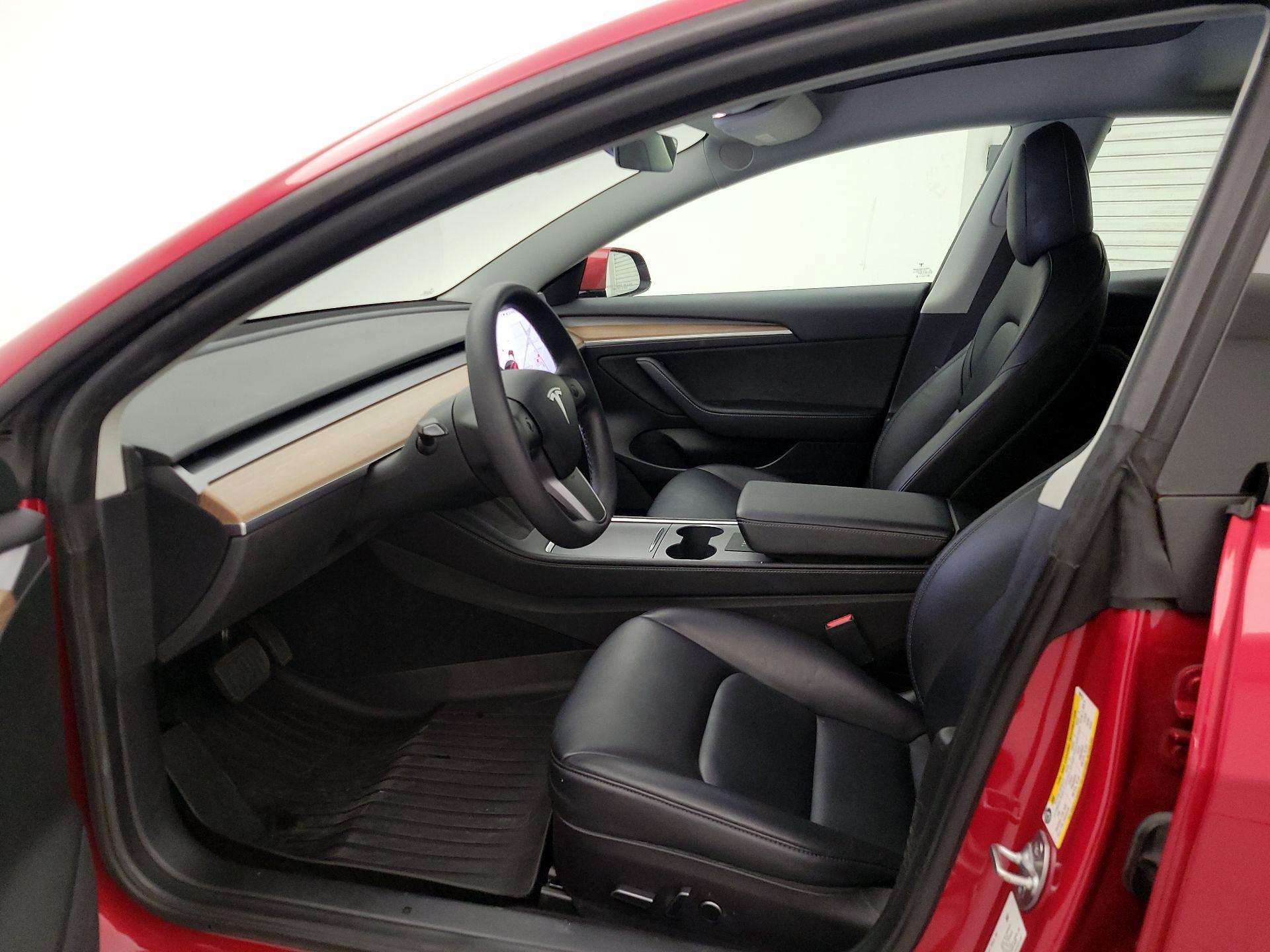 Thumbnail: 2022 Tesla Model 3 - 11