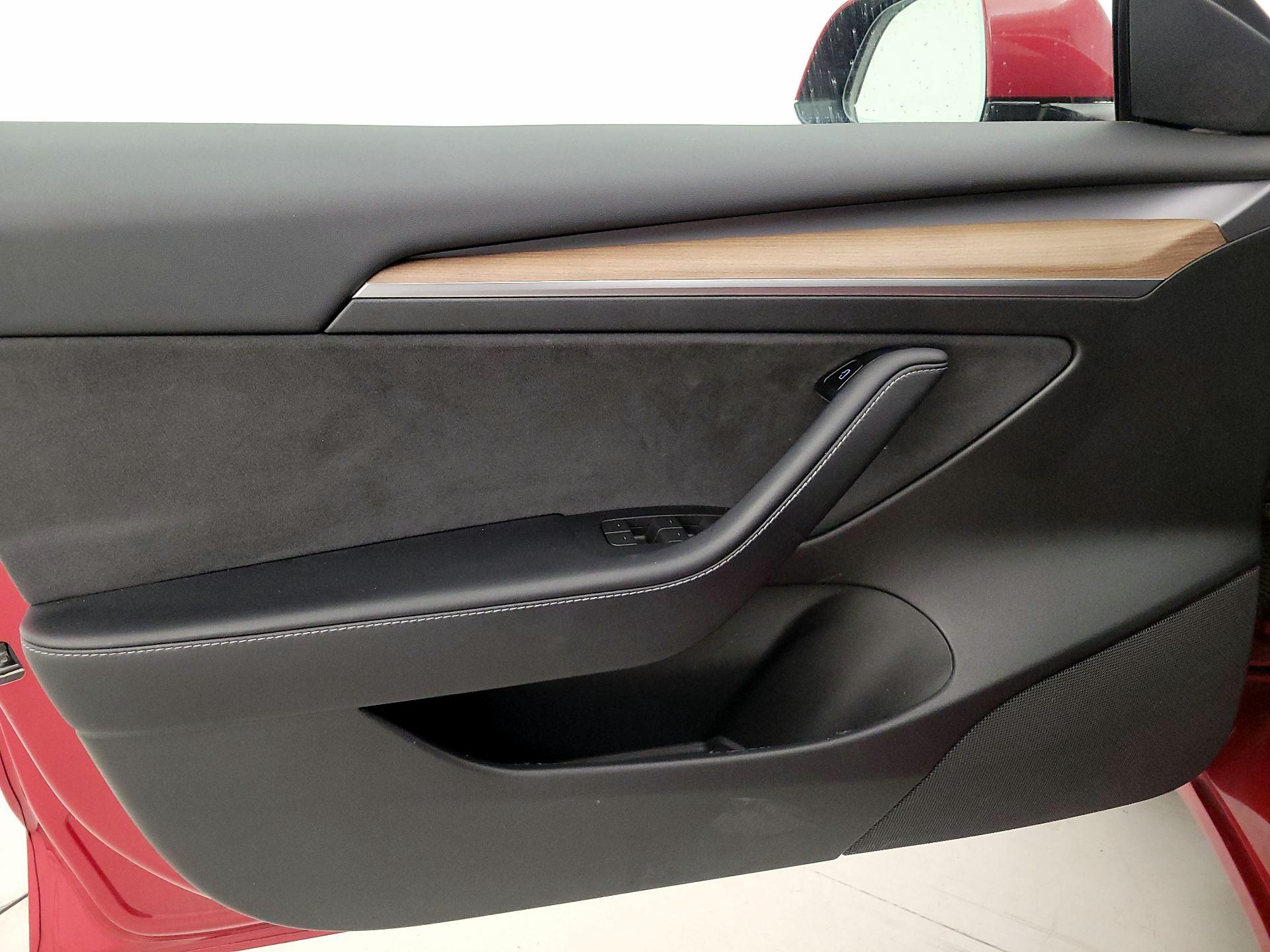 Thumbnail: 2022 Tesla Model 3 - 12