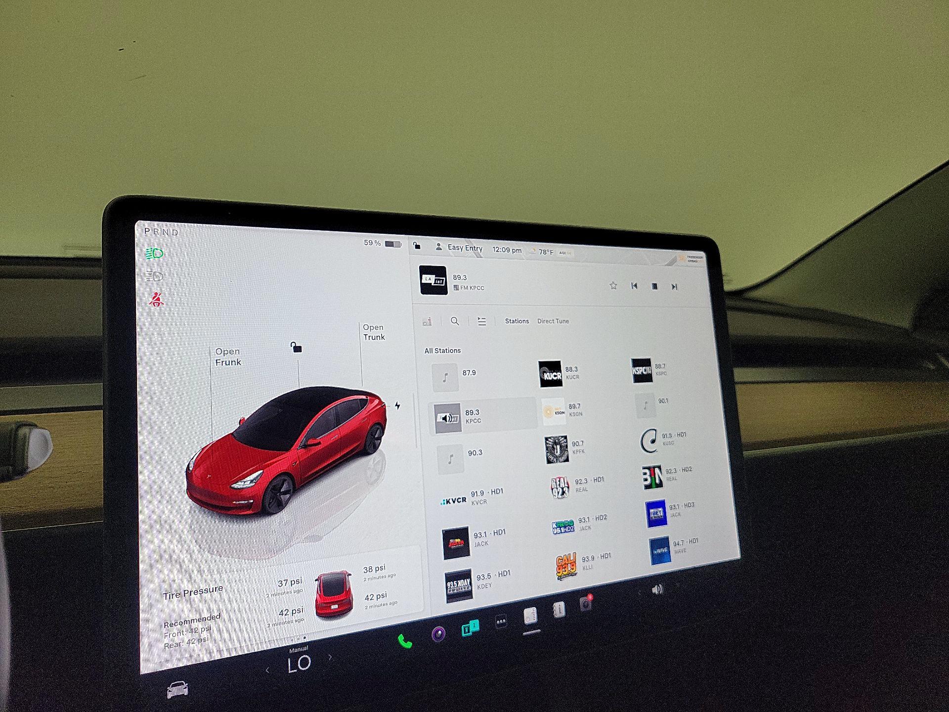 Thumbnail: 2022 Tesla Model 3 - 15