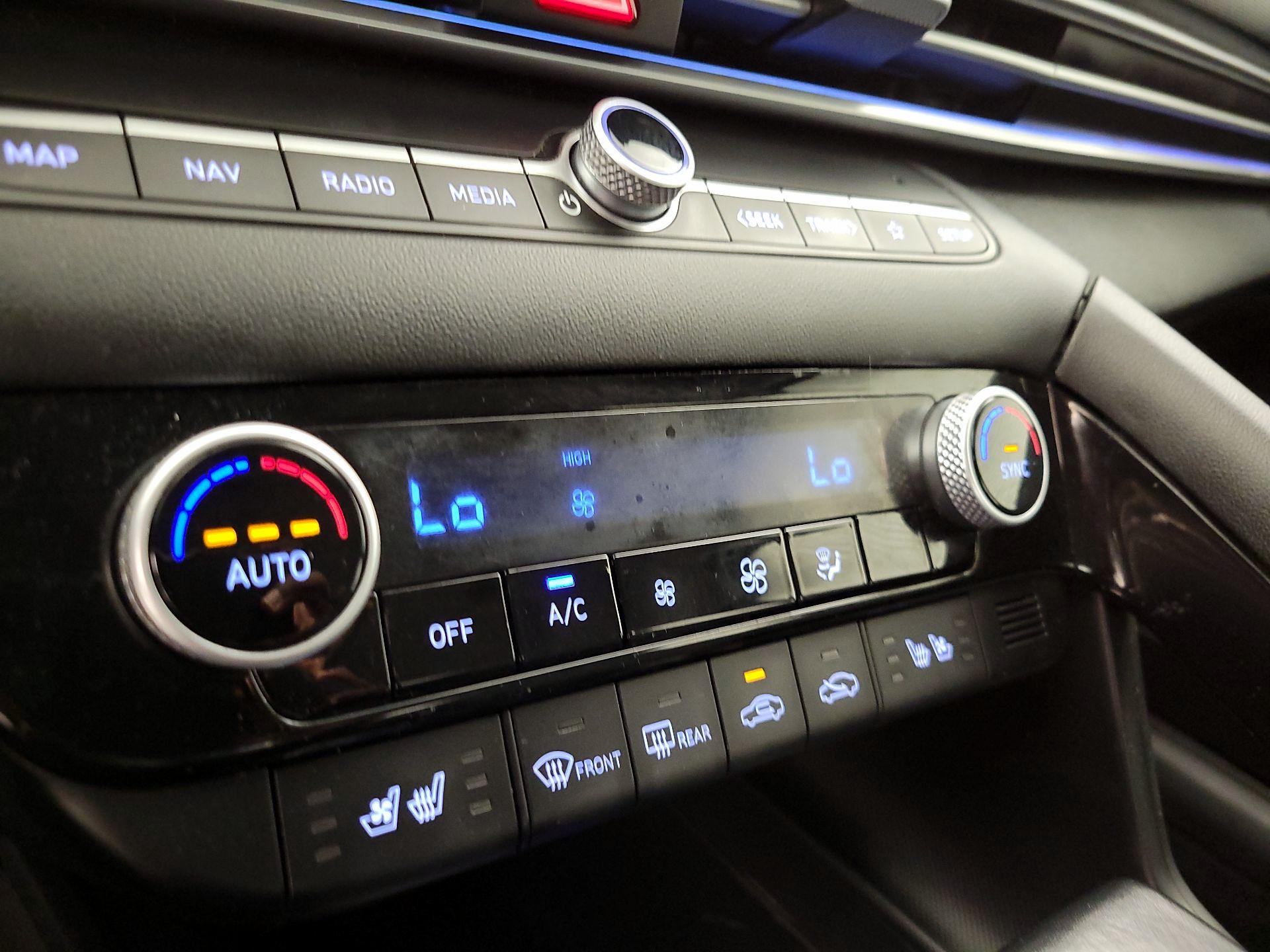 Thumbnail: 2023 Hyundai Elantra - 17