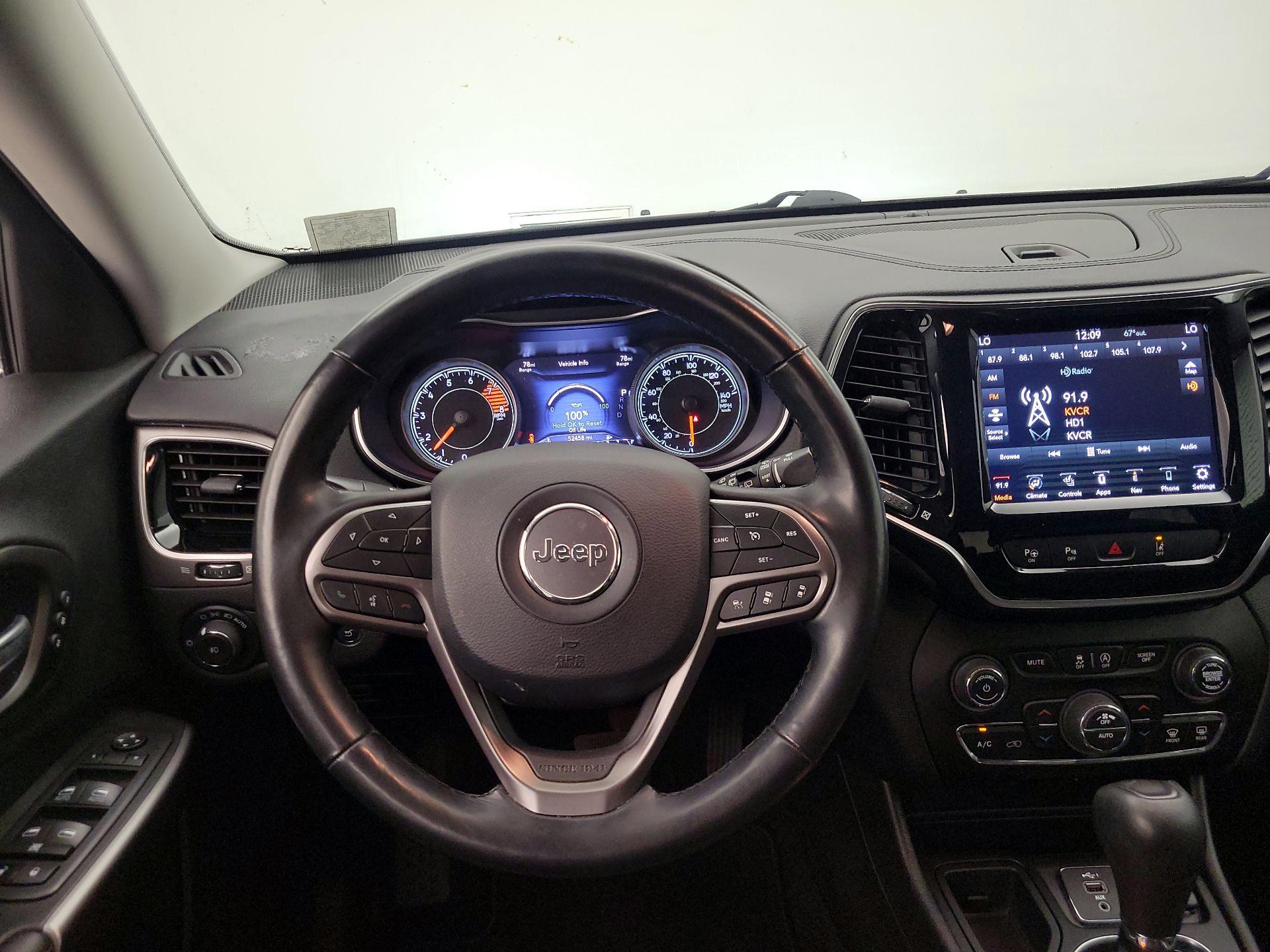 Thumbnail: 2021 Jeep Cherokee - 10