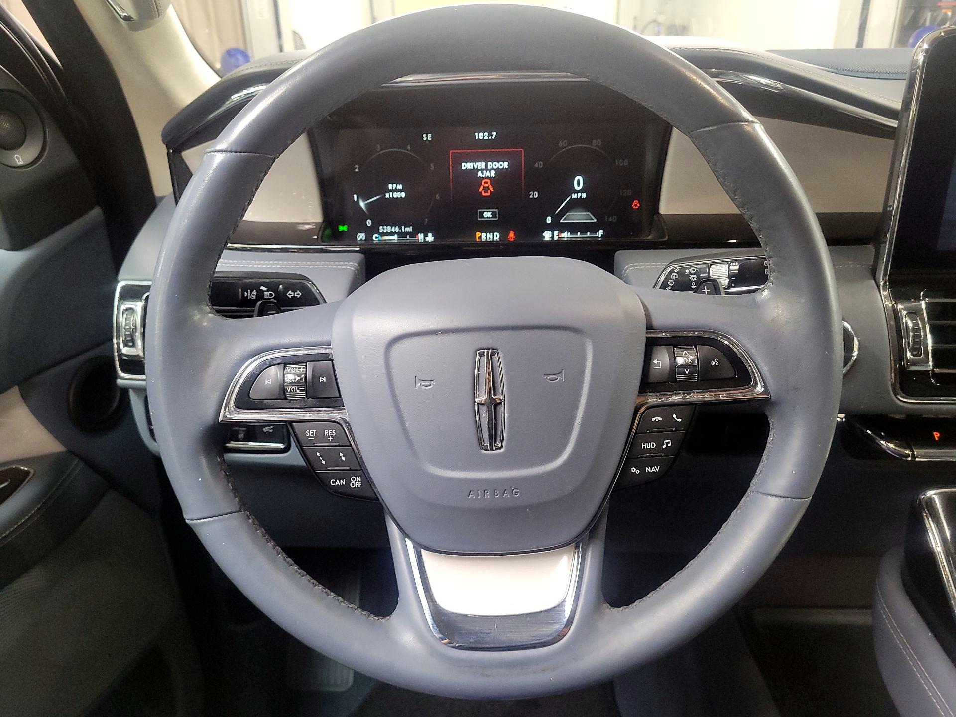 Thumbnail: 2019 Lincoln Navigator L - 10