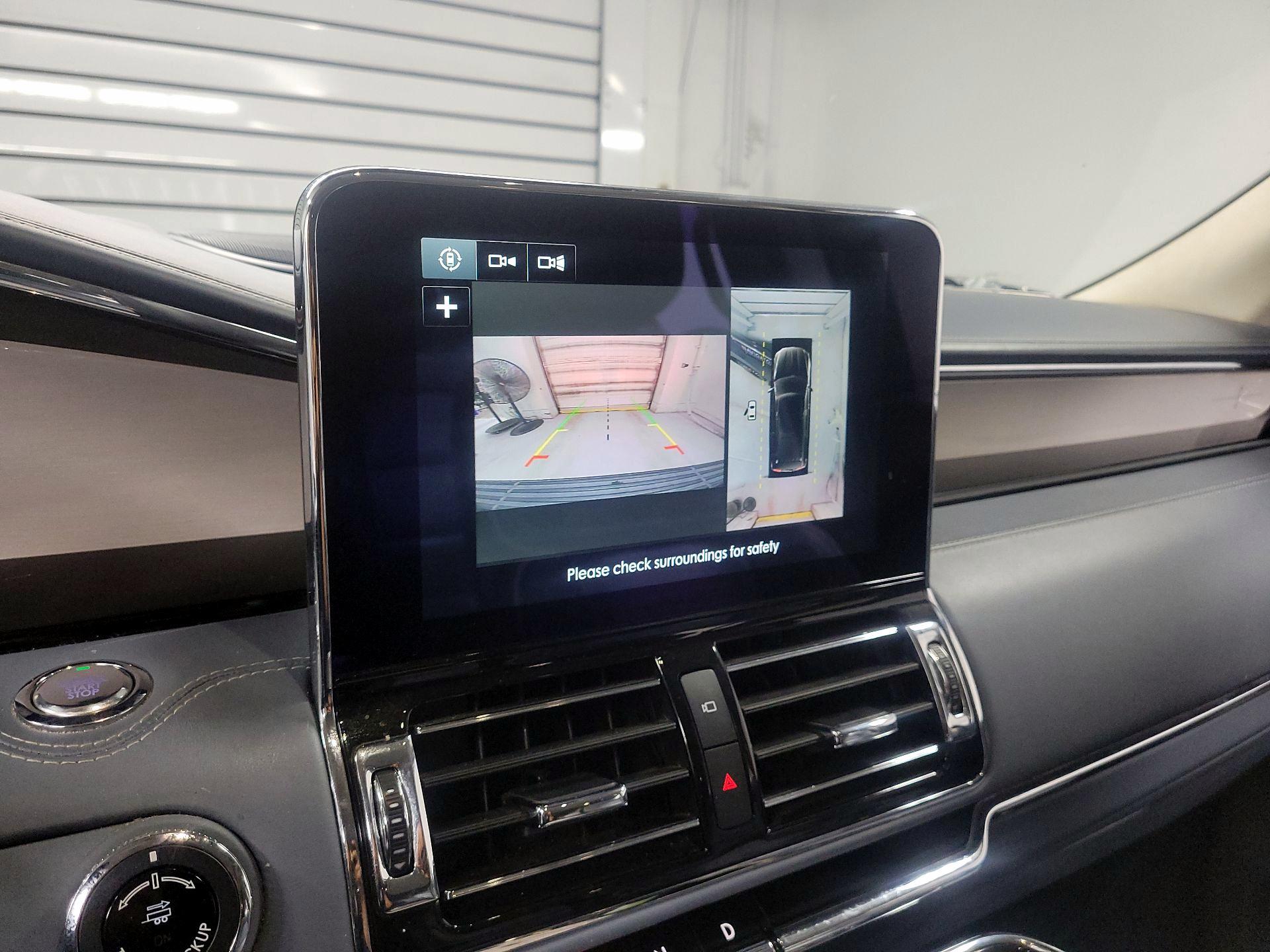 Thumbnail: 2019 Lincoln Navigator L - 13