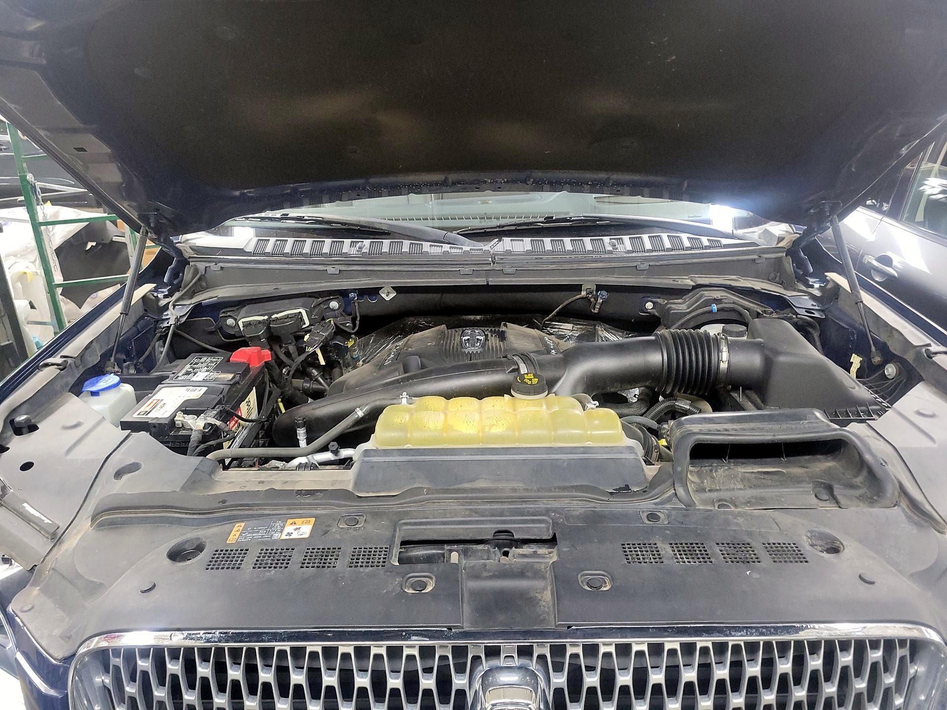 Thumbnail: 2019 Lincoln Navigator L - 19