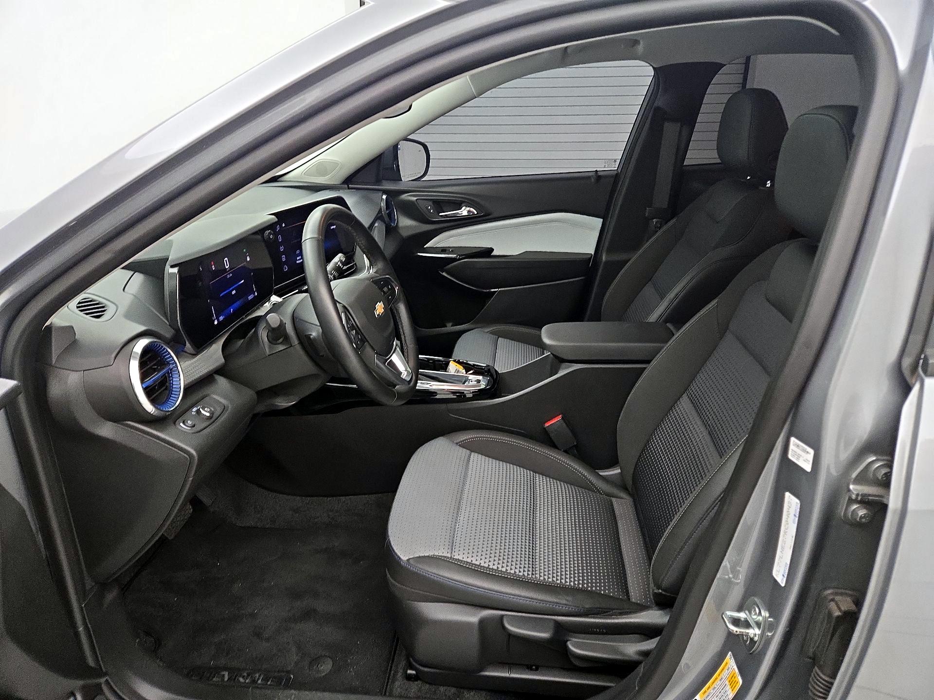 Thumbnail: 2024 Chevrolet Trax - 11