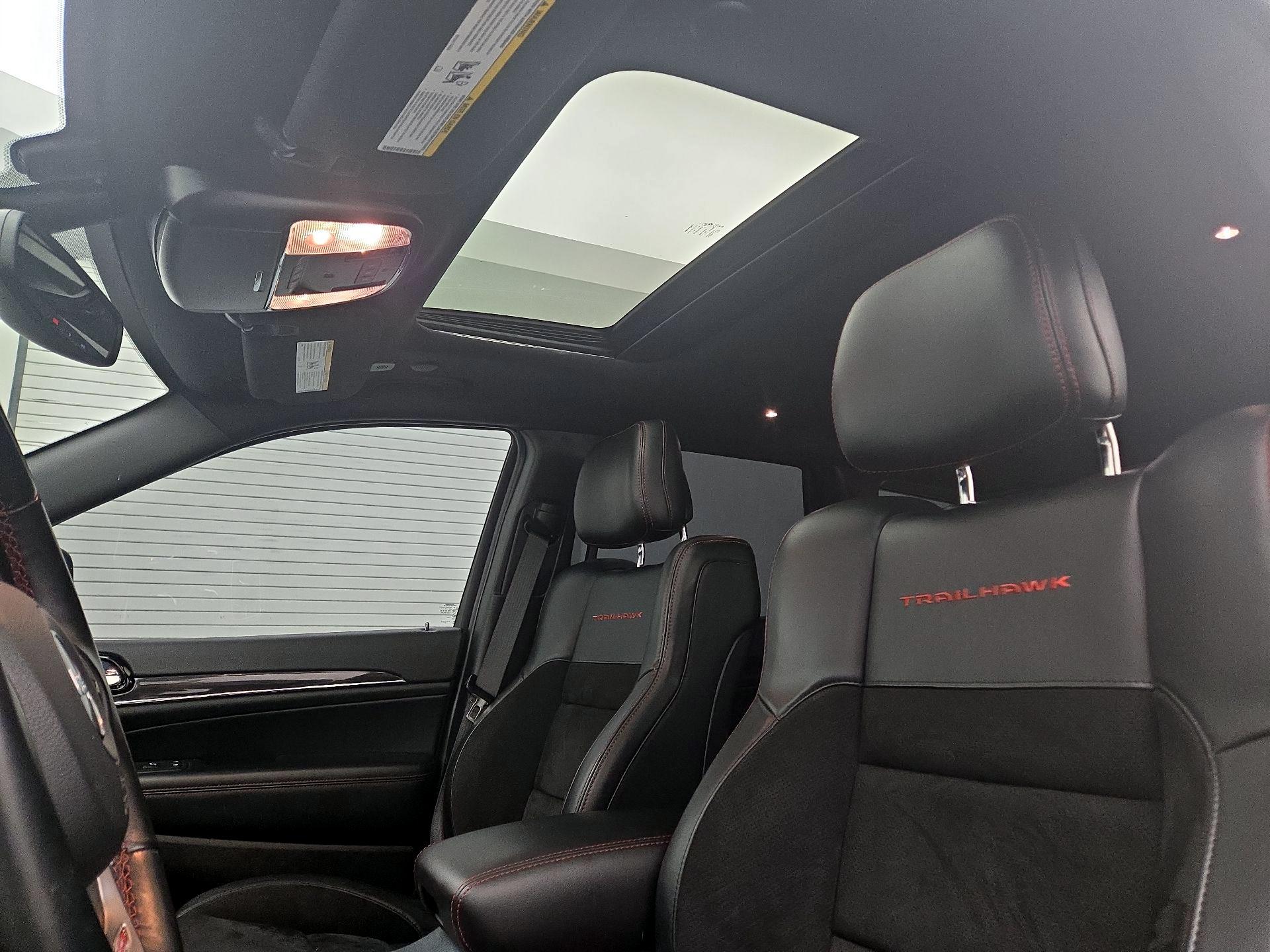 Thumbnail: 2020 Jeep Grand Cherokee - 19