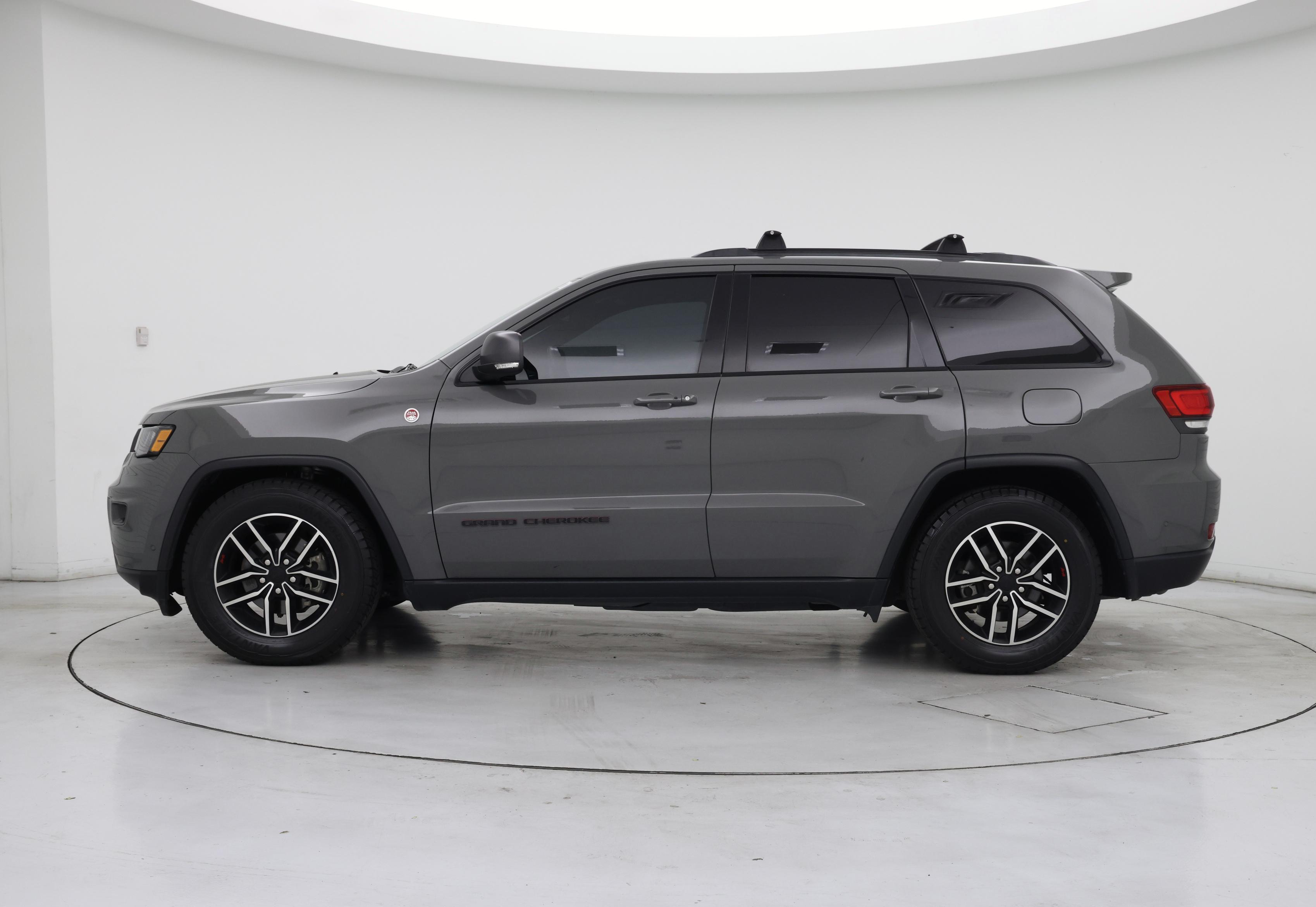 Thumbnail: 2020 Jeep Grand Cherokee - 3
