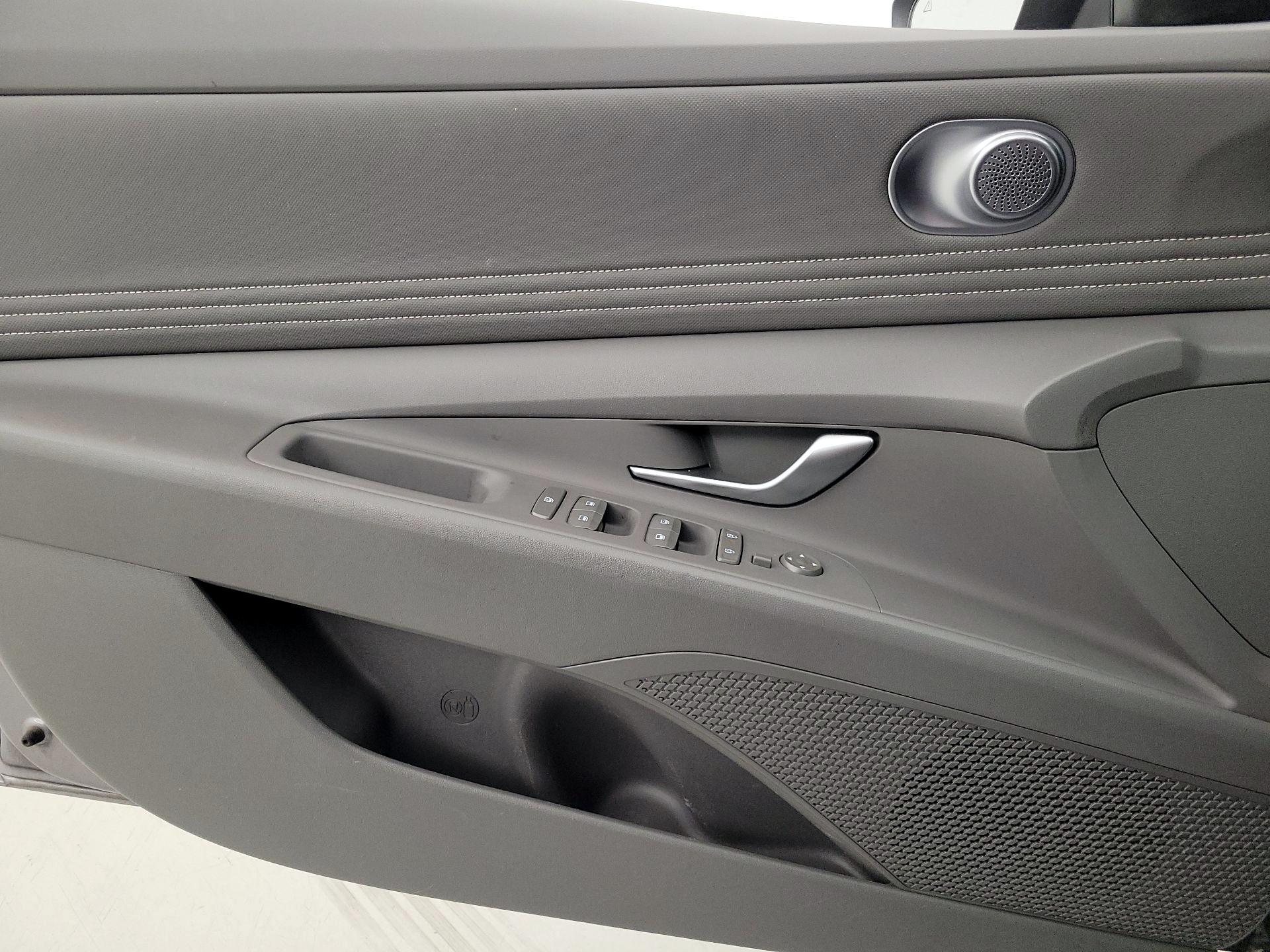 Thumbnail: 2024 Hyundai Elantra - 12