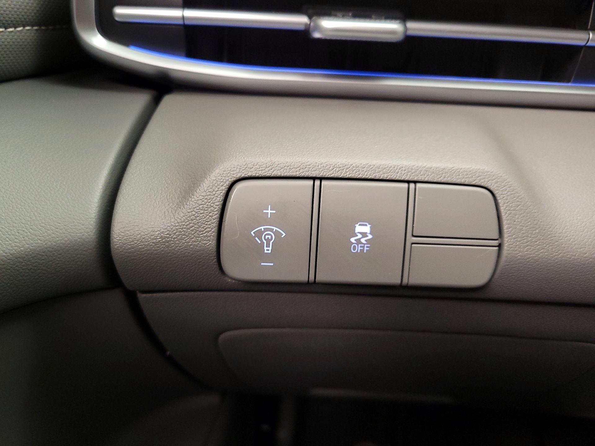 Thumbnail: 2024 Hyundai Elantra - 13