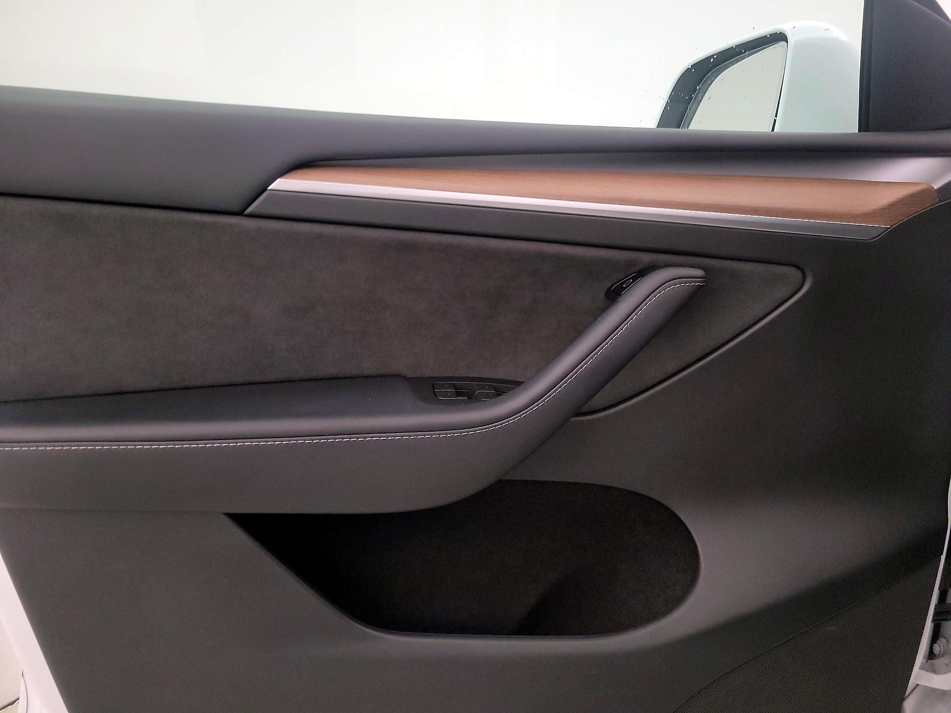 Thumbnail: 2023 Tesla Model Y - 12