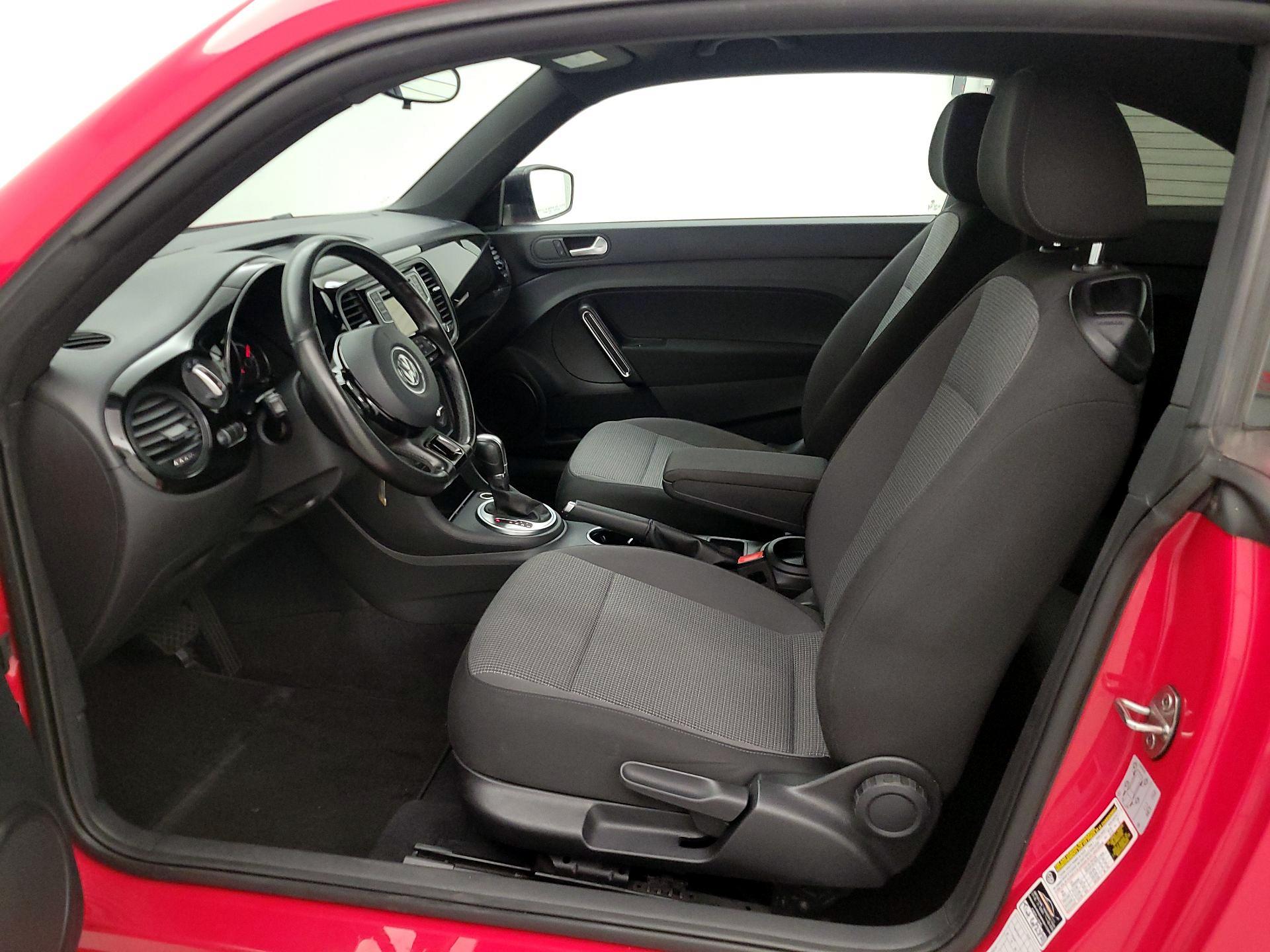 Thumbnail: 2018 Volkswagen Beetle - 11