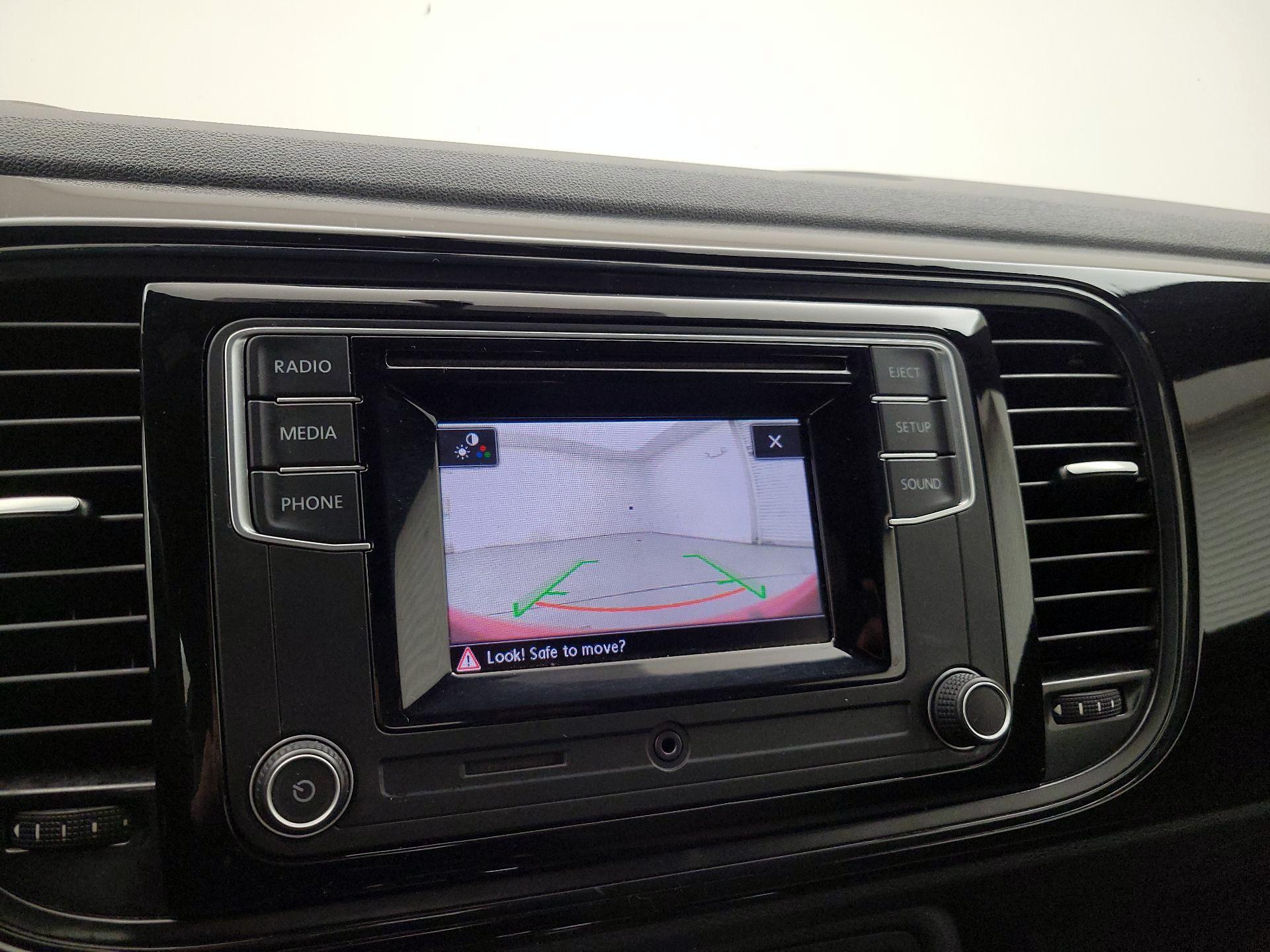 Thumbnail: 2018 Volkswagen Beetle - 14