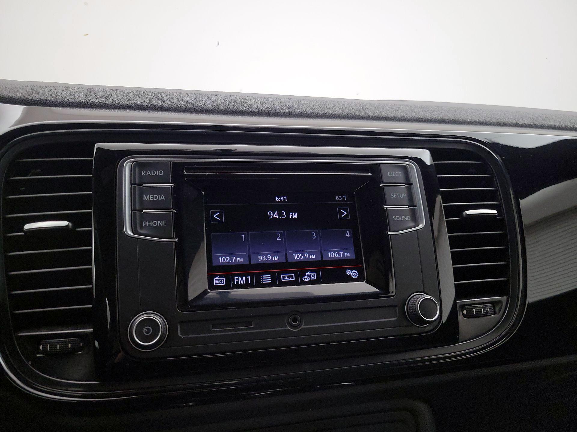 Thumbnail: 2018 Volkswagen Beetle - 15