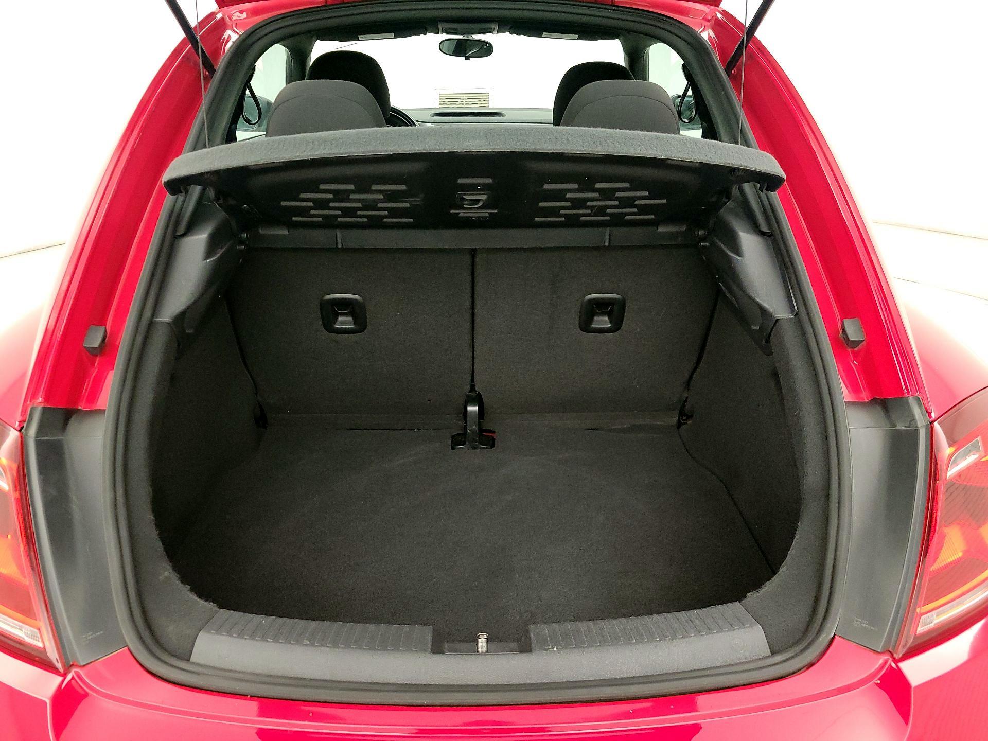 Thumbnail: 2018 Volkswagen Beetle - 20