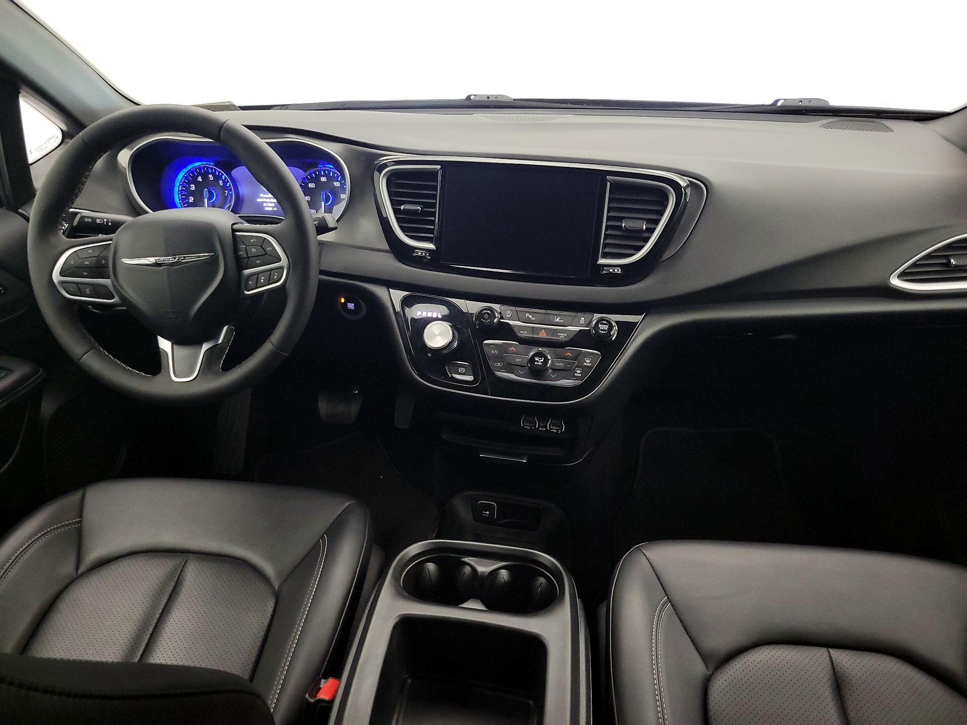 Thumbnail: 2025 Chrysler Pacifica - 9