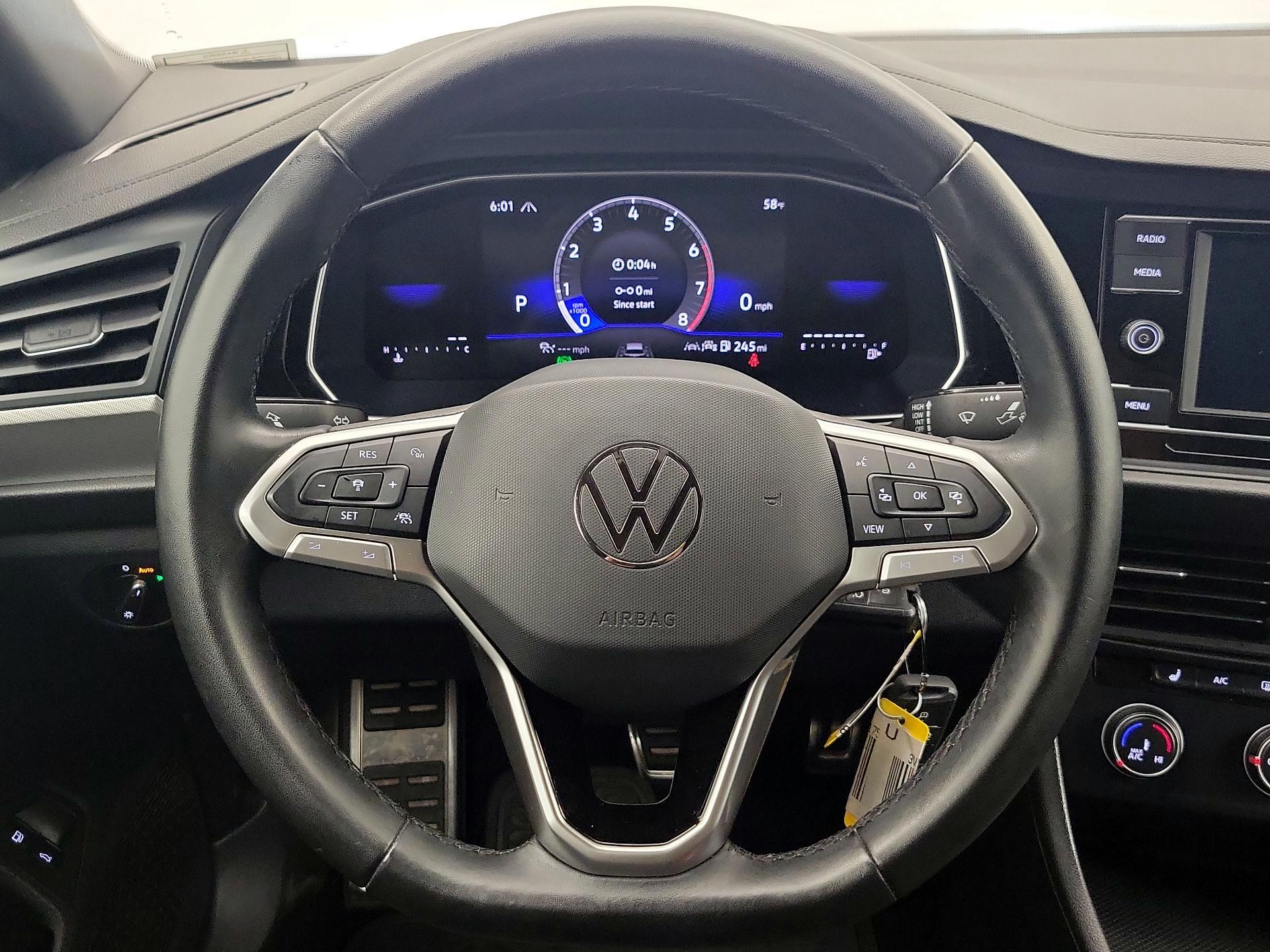 Thumbnail: 2024 Volkswagen Jetta - 10