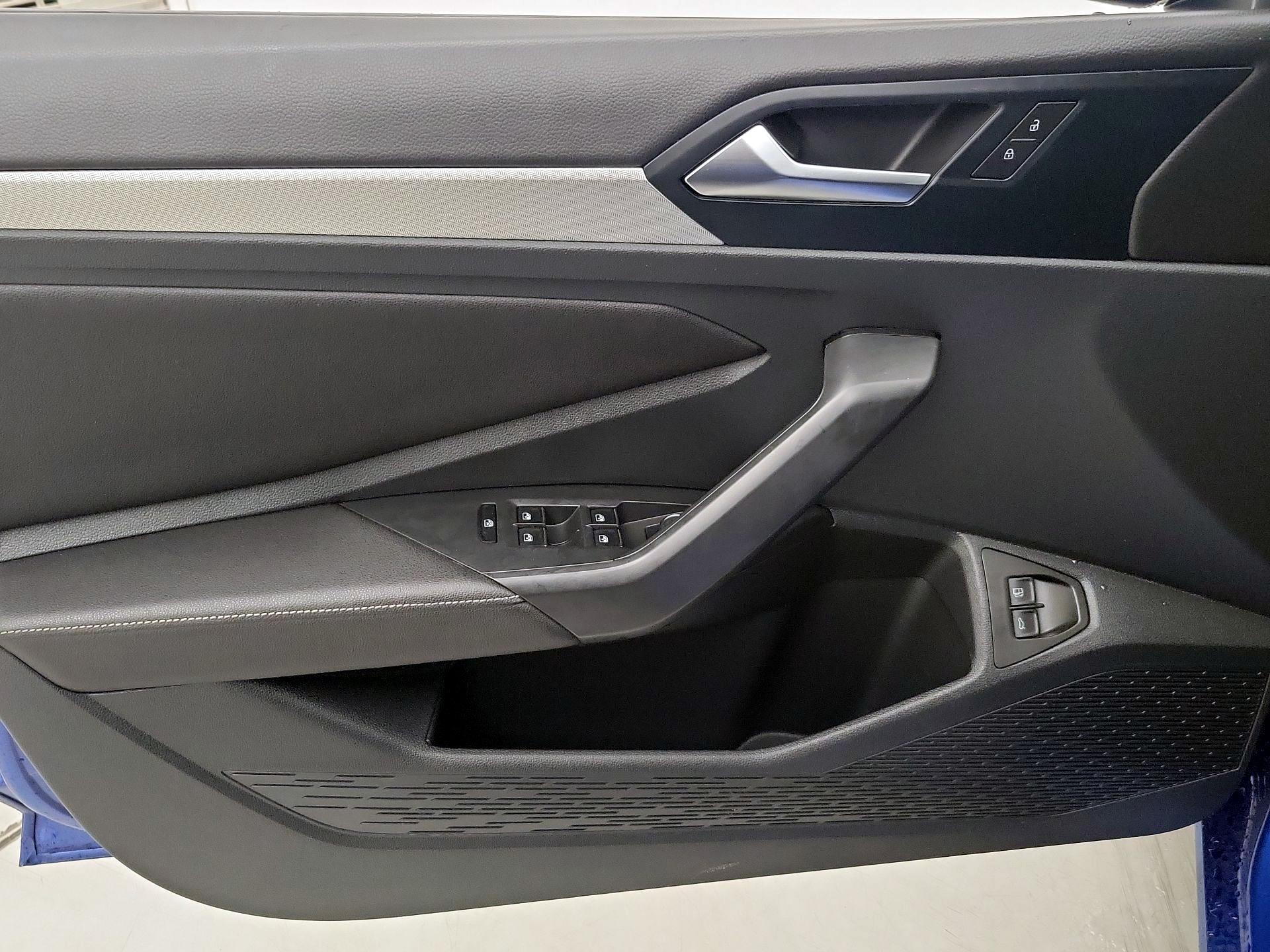 Thumbnail: 2024 Volkswagen Jetta - 12