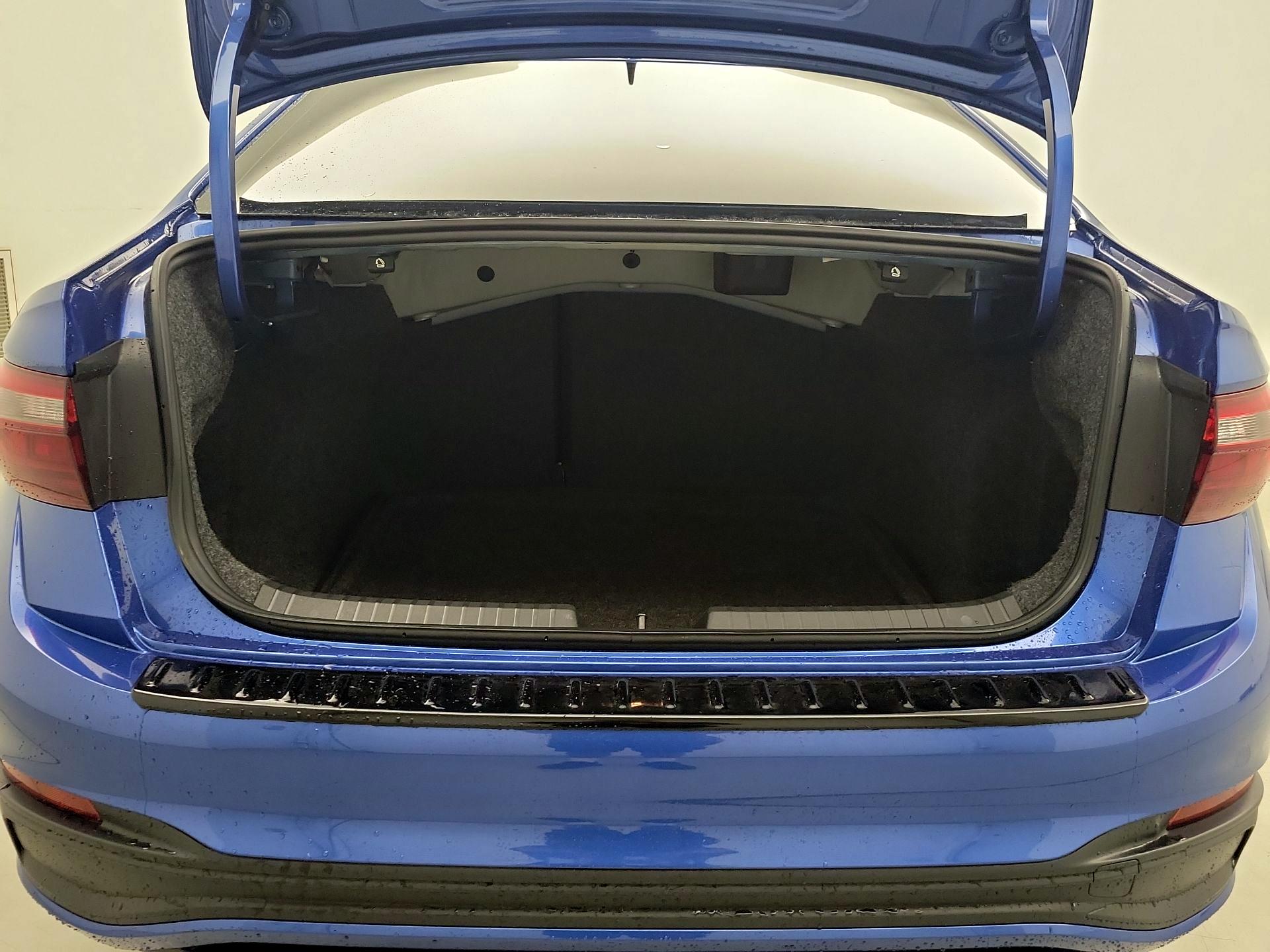 Thumbnail: 2024 Volkswagen Jetta - 20