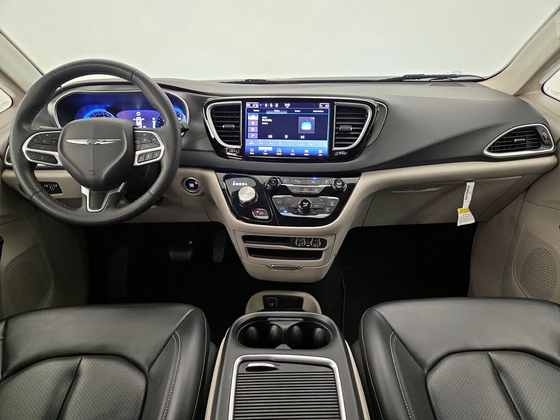 Thumbnail: 2023 Chrysler Pacifica - 9