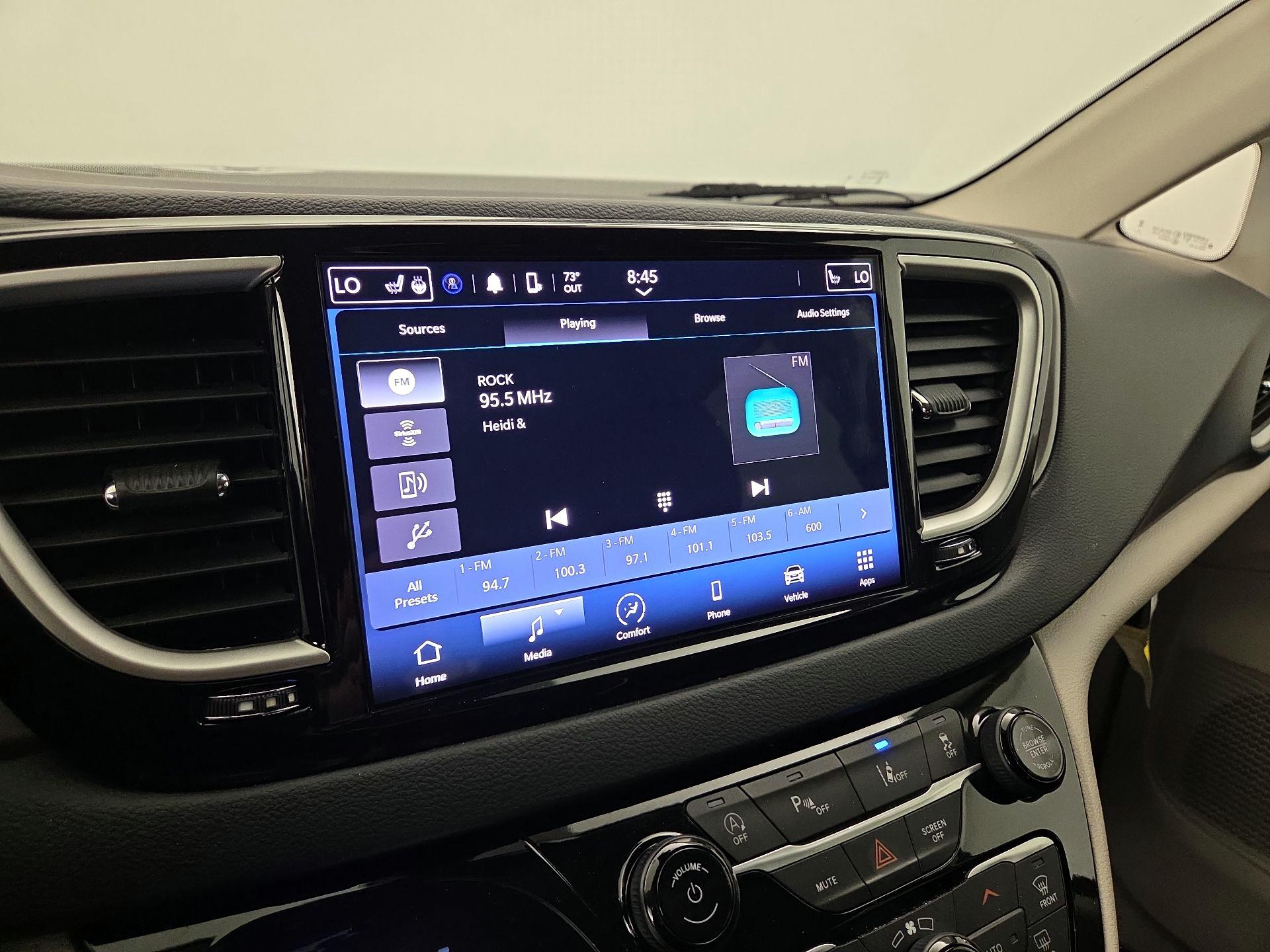 Thumbnail: 2023 Chrysler Pacifica - 15