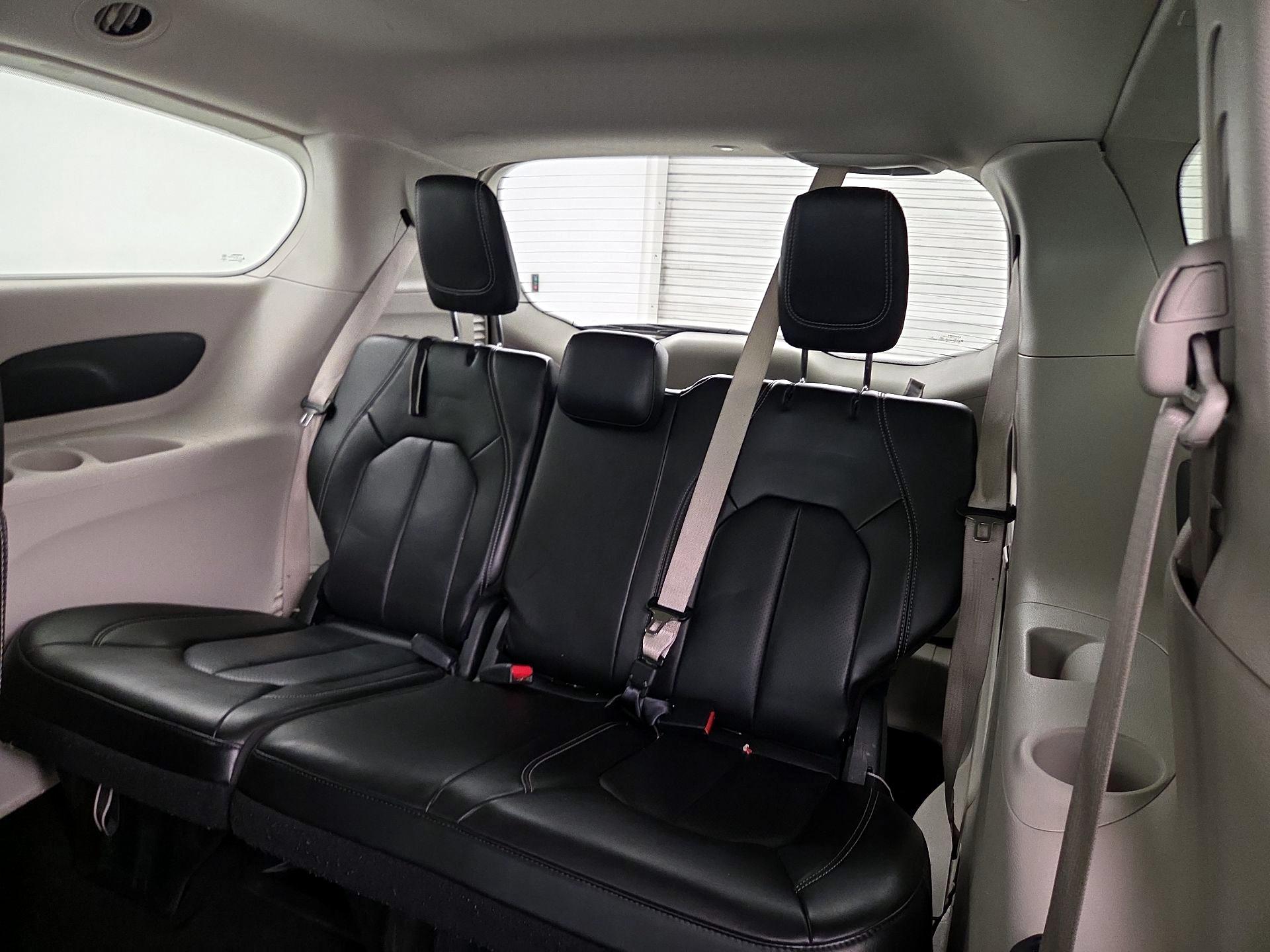 Thumbnail: 2023 Chrysler Pacifica - 20