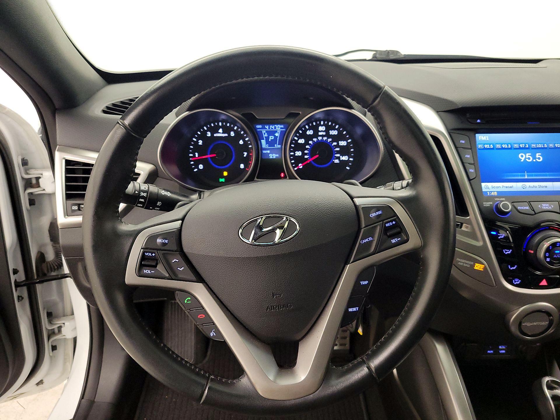 Thumbnail: 2016 Hyundai Veloster - 10
