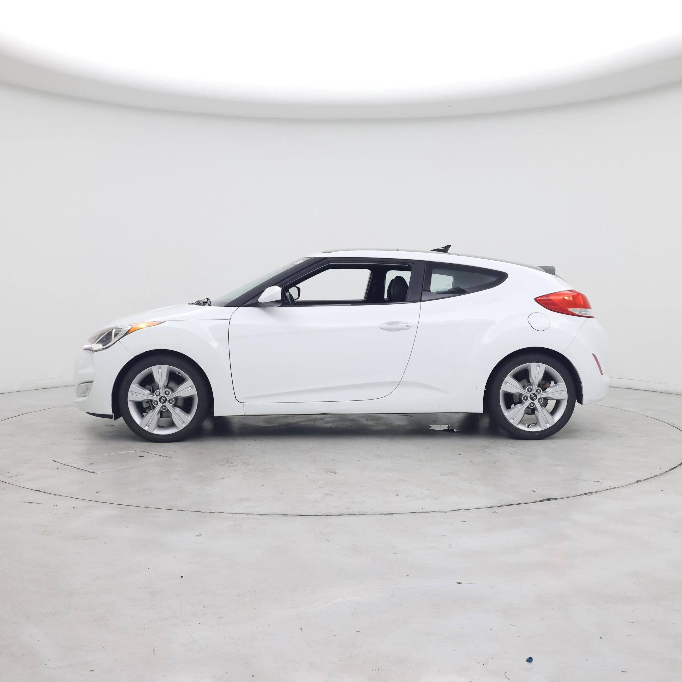 Thumbnail: 2016 Hyundai Veloster - 3