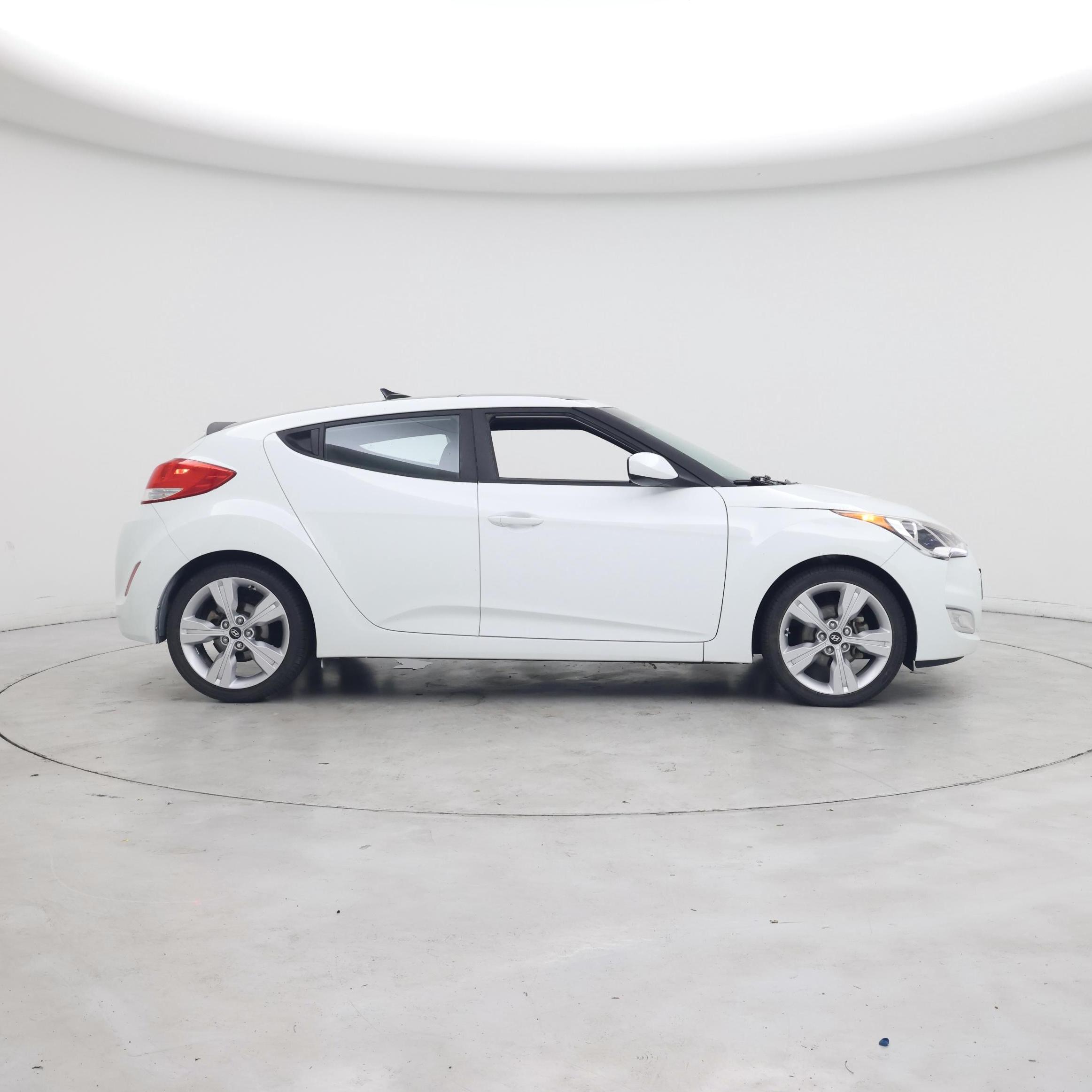 Thumbnail: 2016 Hyundai Veloster - 7