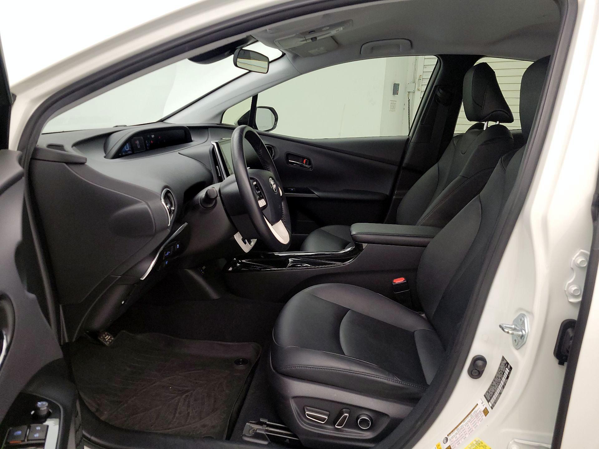 Thumbnail: 2017 Toyota Prius Prime - 11