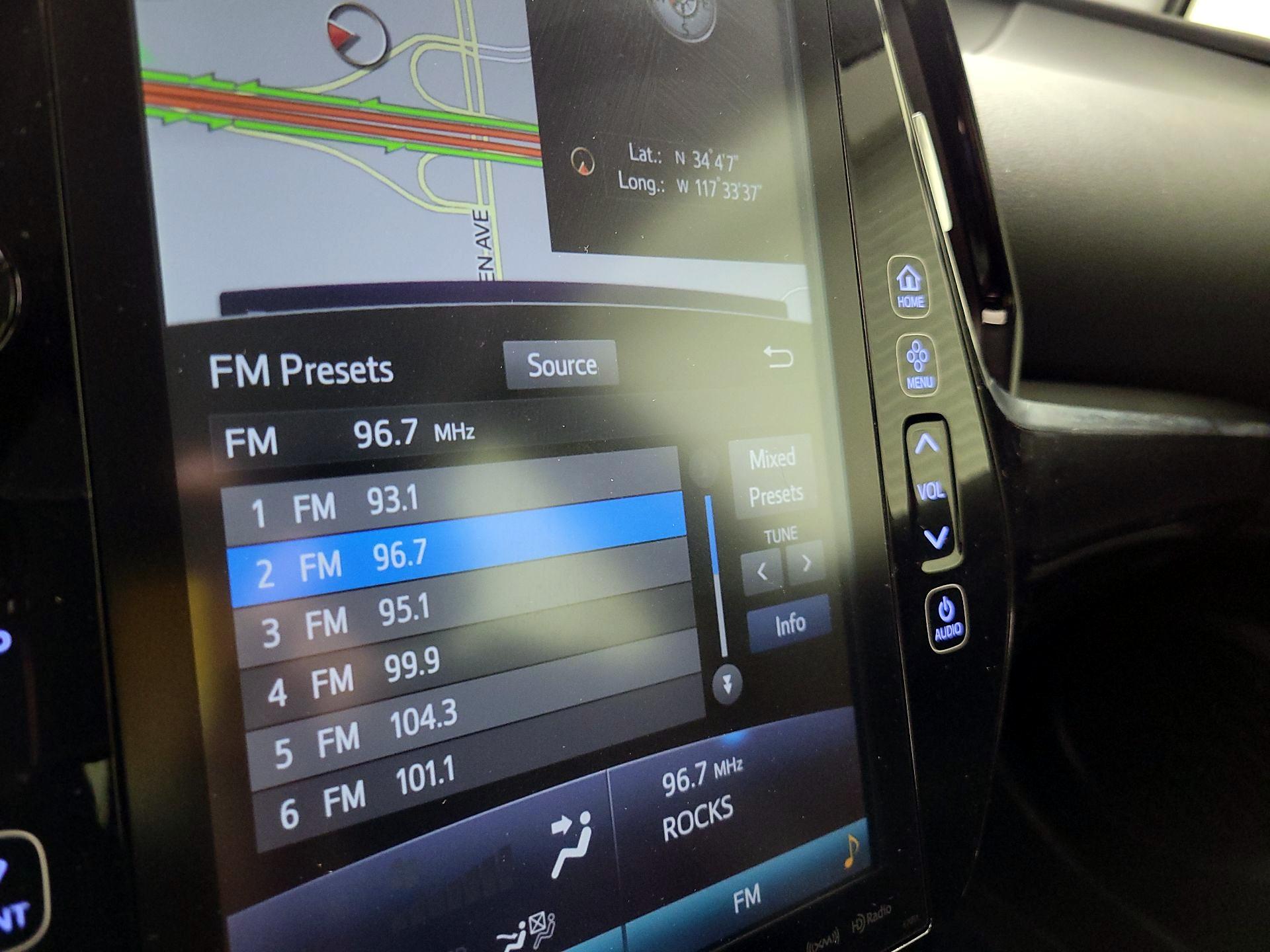 Thumbnail: 2017 Toyota Prius Prime - 15