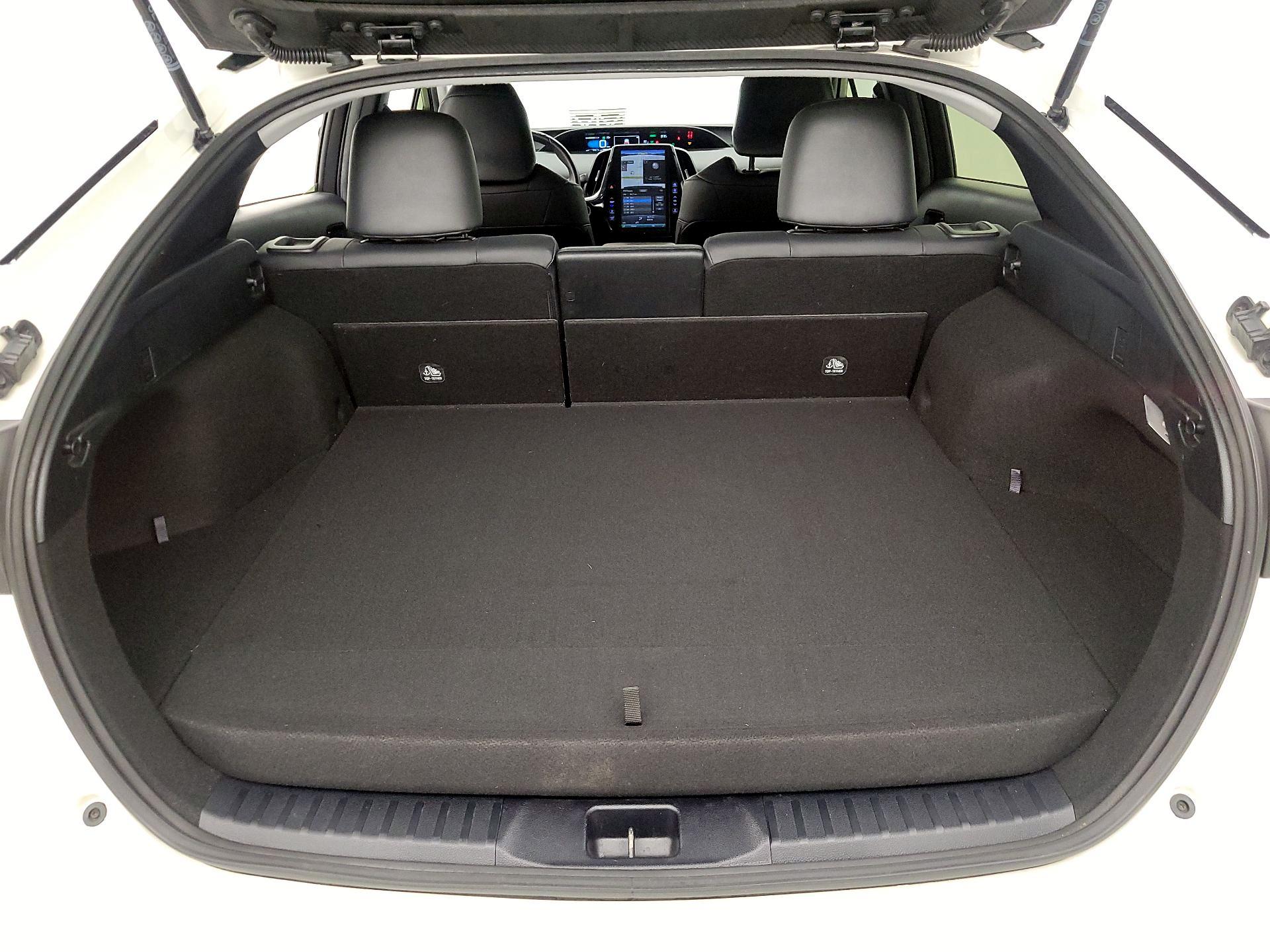 Thumbnail: 2017 Toyota Prius Prime - 19