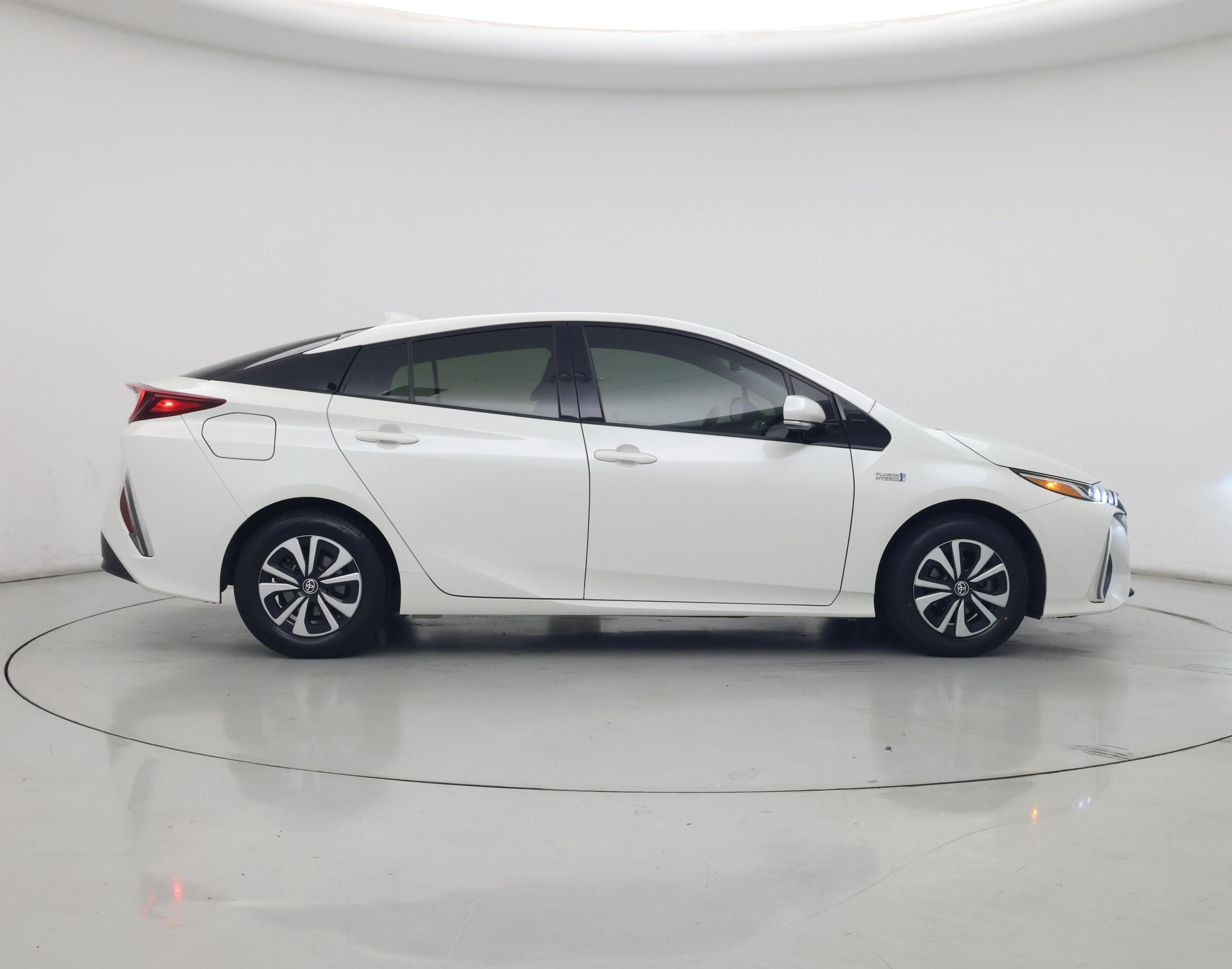 Thumbnail: 2017 Toyota Prius Prime - 7