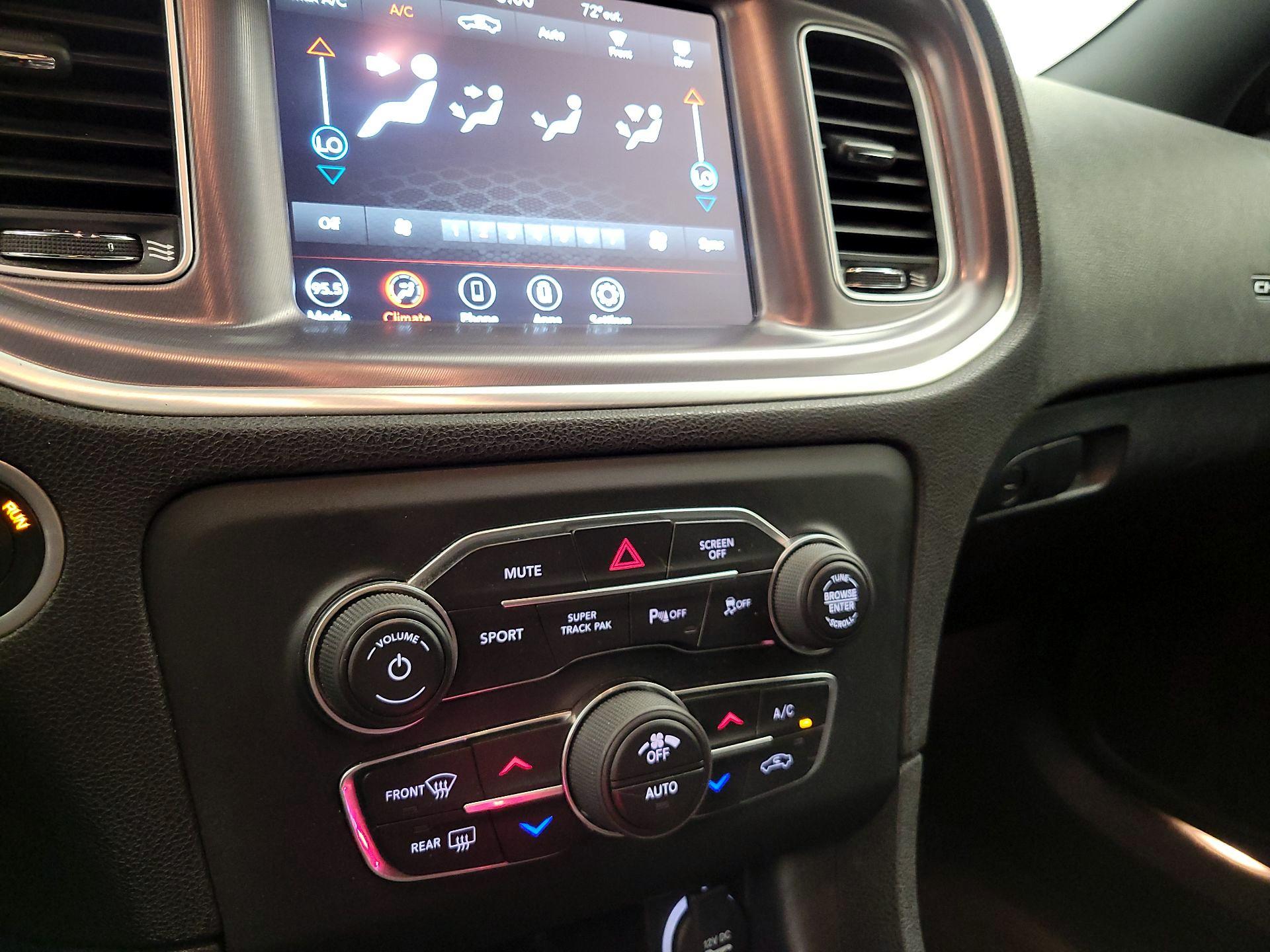 Thumbnail: 2020 Dodge Charger - 16