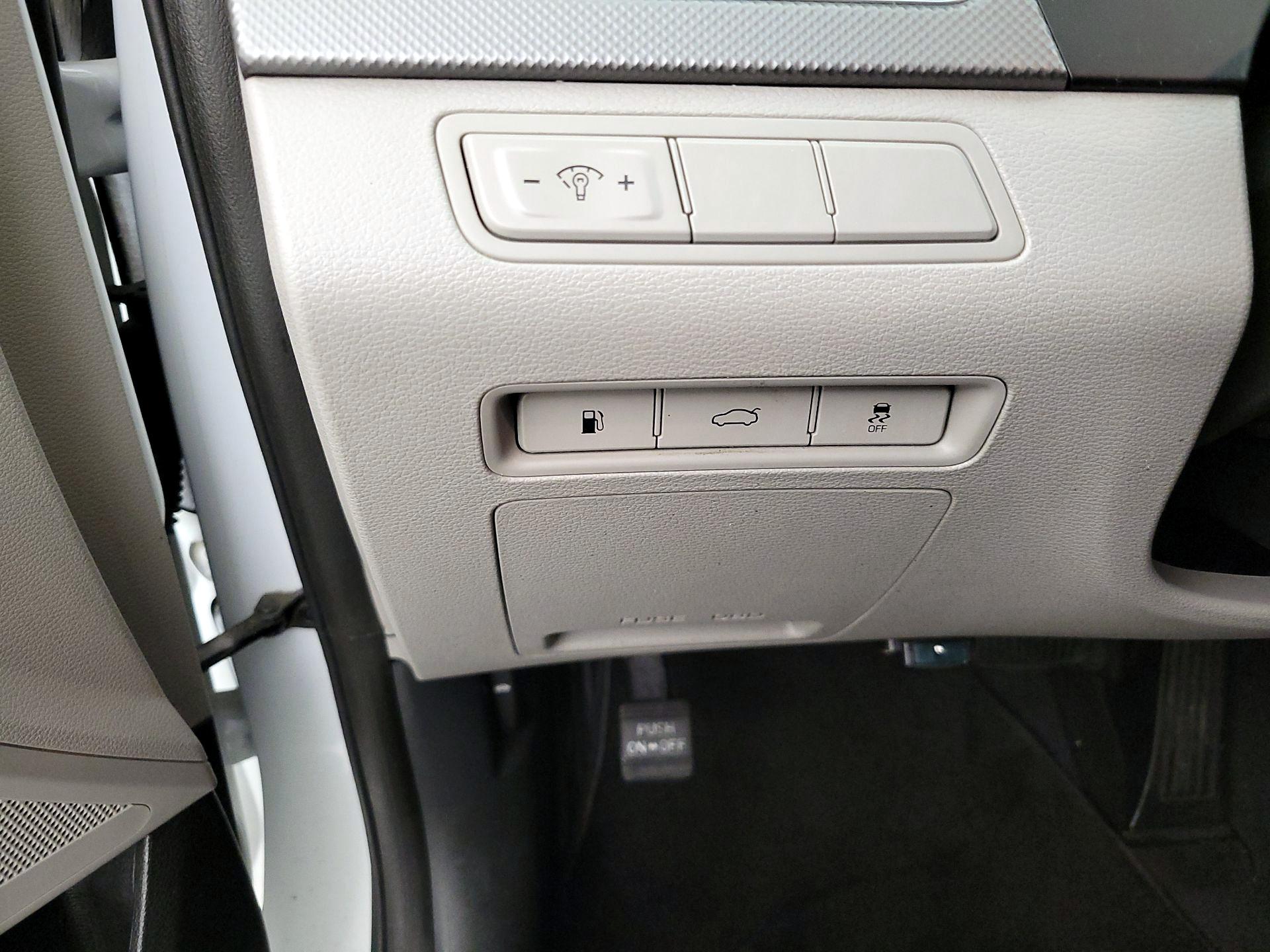 Thumbnail: 2015 Hyundai Sonata - 13