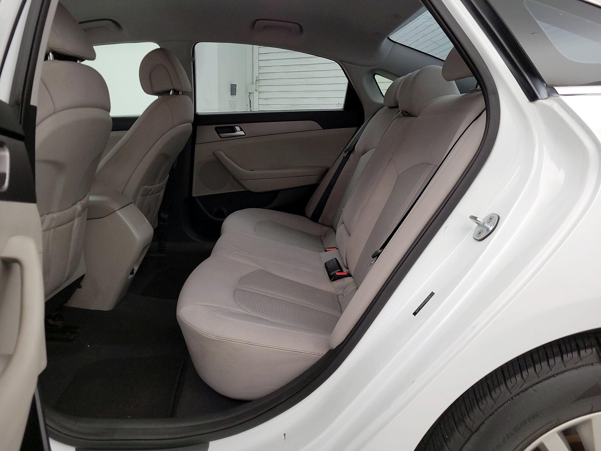 Thumbnail: 2015 Hyundai Sonata - 18