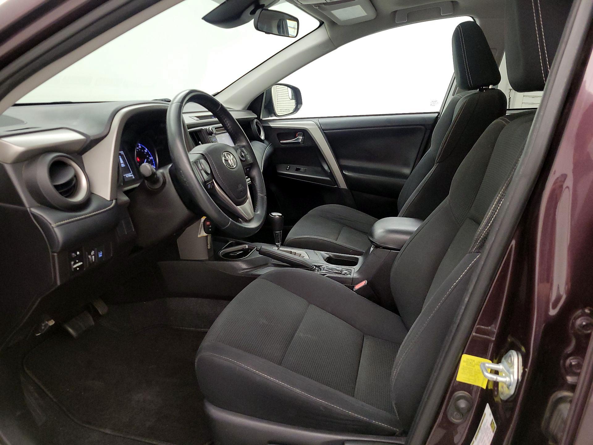 Thumbnail: 2018 Toyota RAV4 - 11