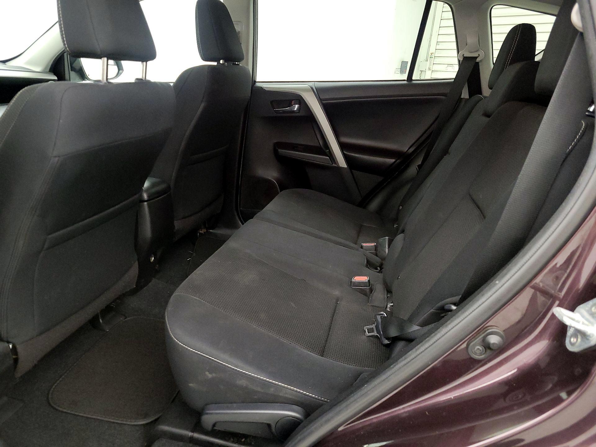 Thumbnail: 2018 Toyota RAV4 - 20