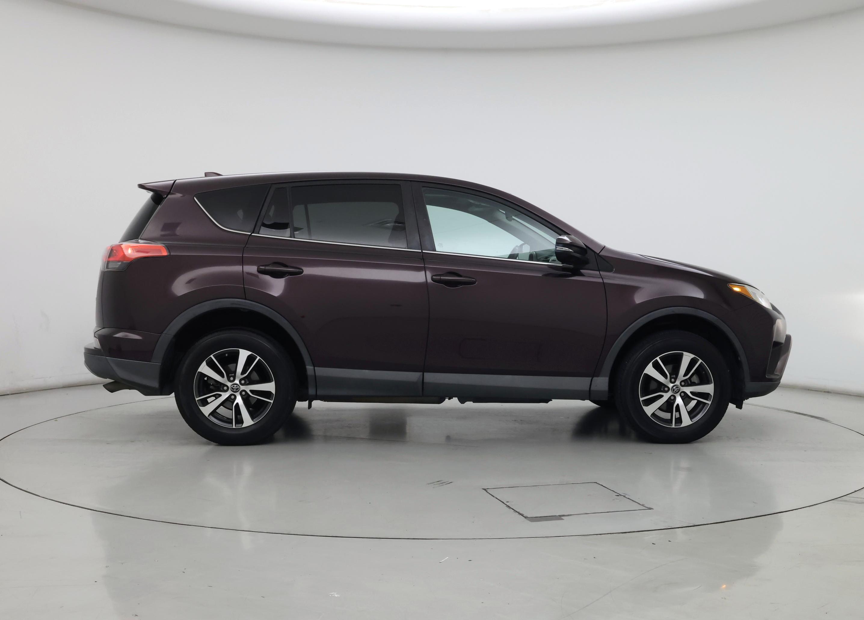 Thumbnail: 2018 Toyota RAV4 - 7
