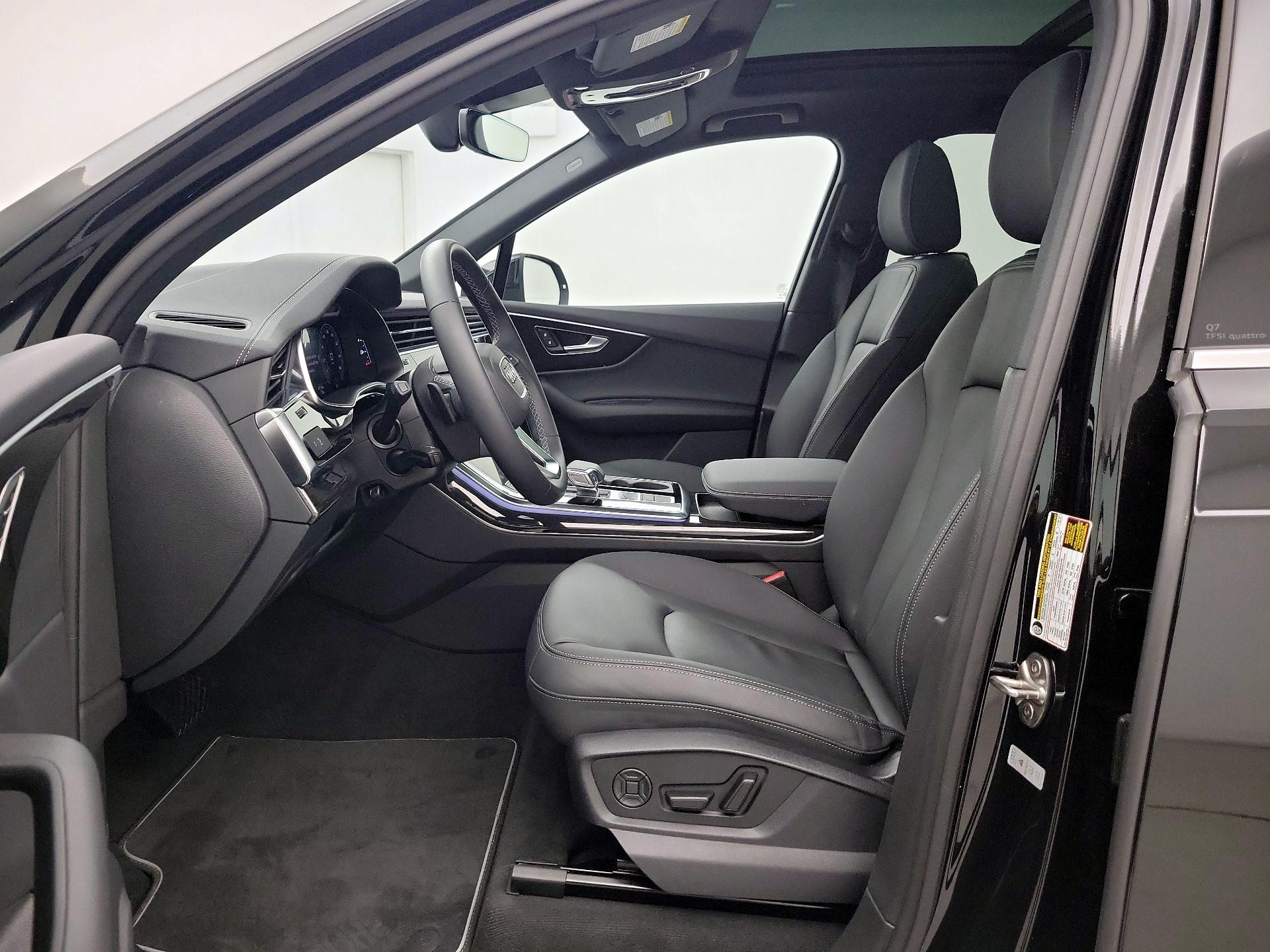 Thumbnail: 2025 Audi Q7 - 11