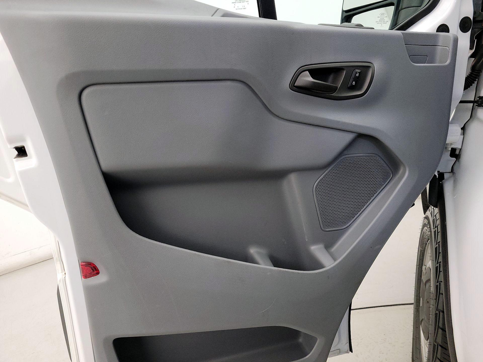 Thumbnail: 2018 Ford Transit Series - 12