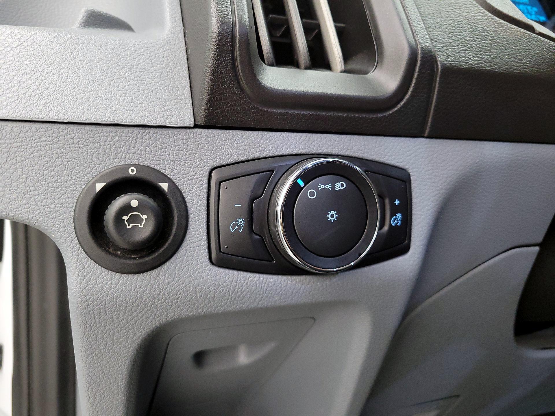 Thumbnail: 2018 Ford Transit Series - 13